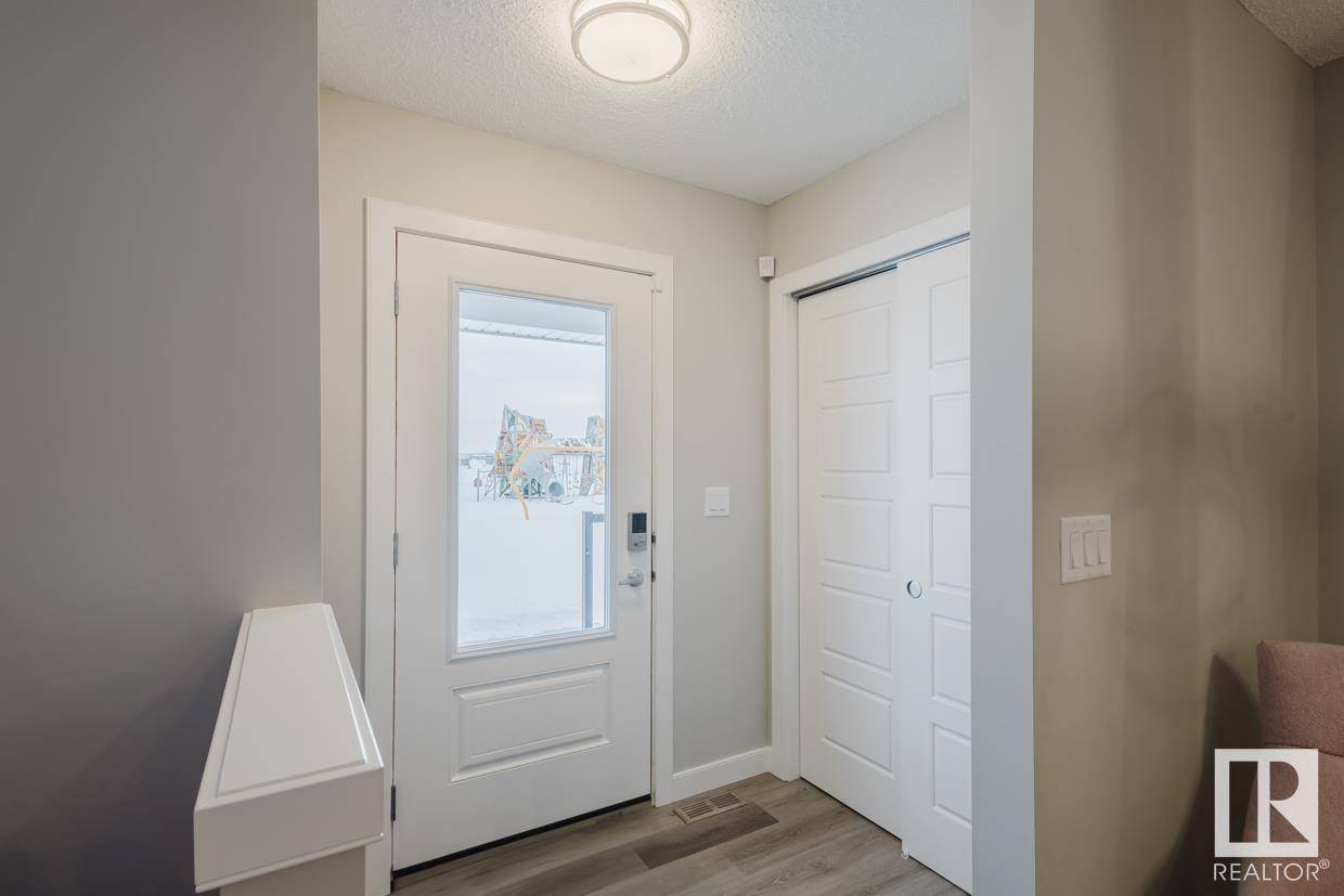 Sherwood Park, AB T6H5E5,1050 Hearthstone BV