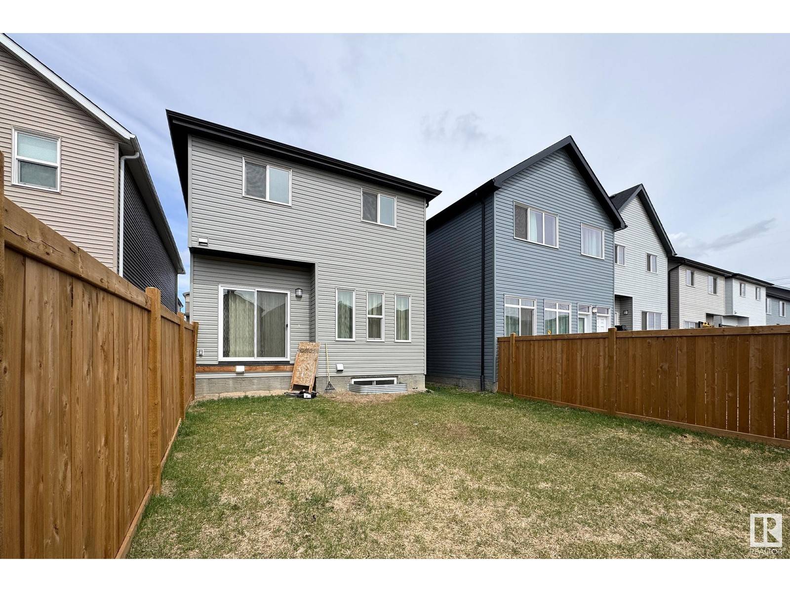 Edmonton, AB T6W4B2,2894 COUGHLAN GREEN GR SW