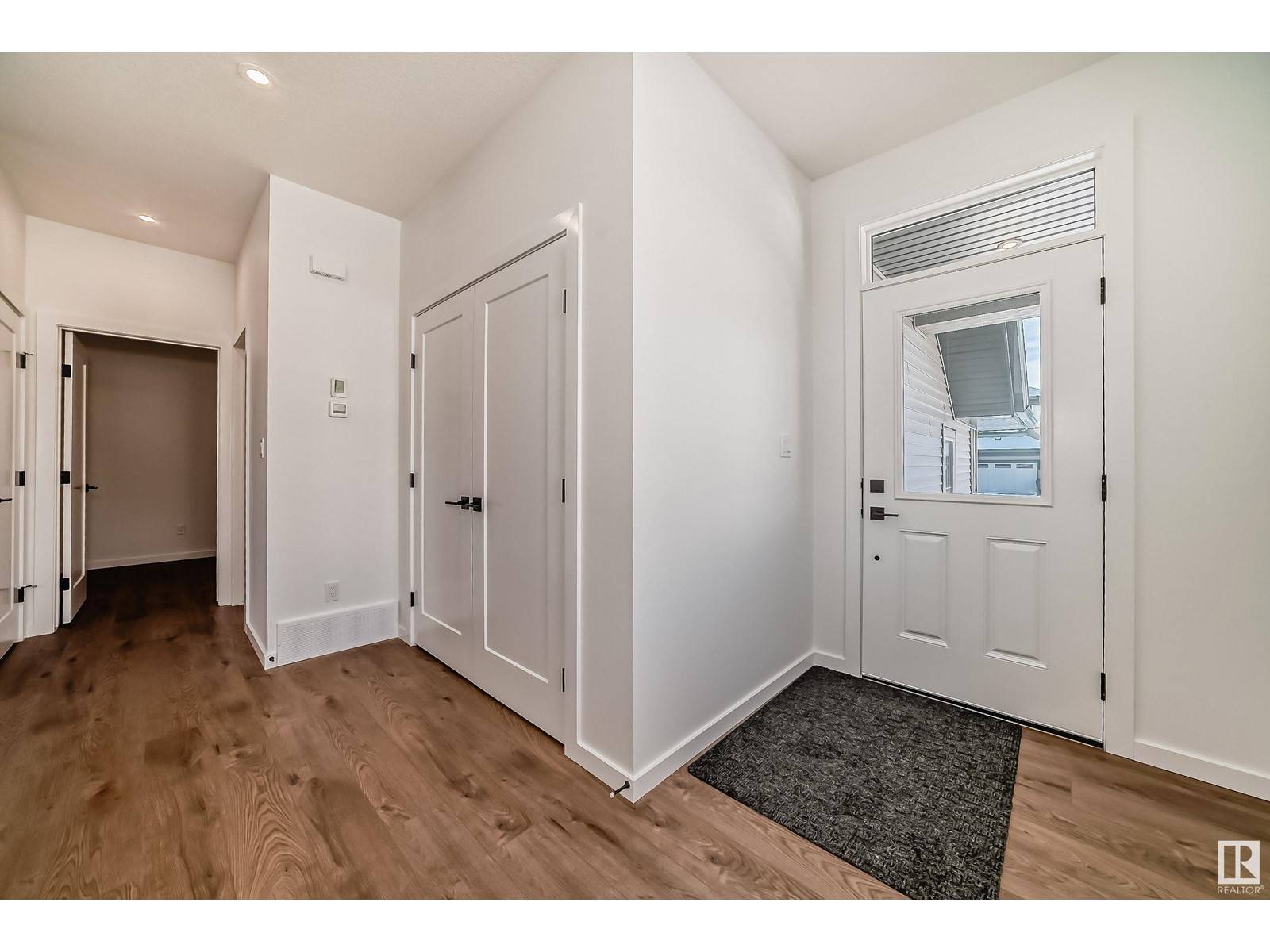 Edmonton, AB T6W0H7,1365 AINSLIE WD SW