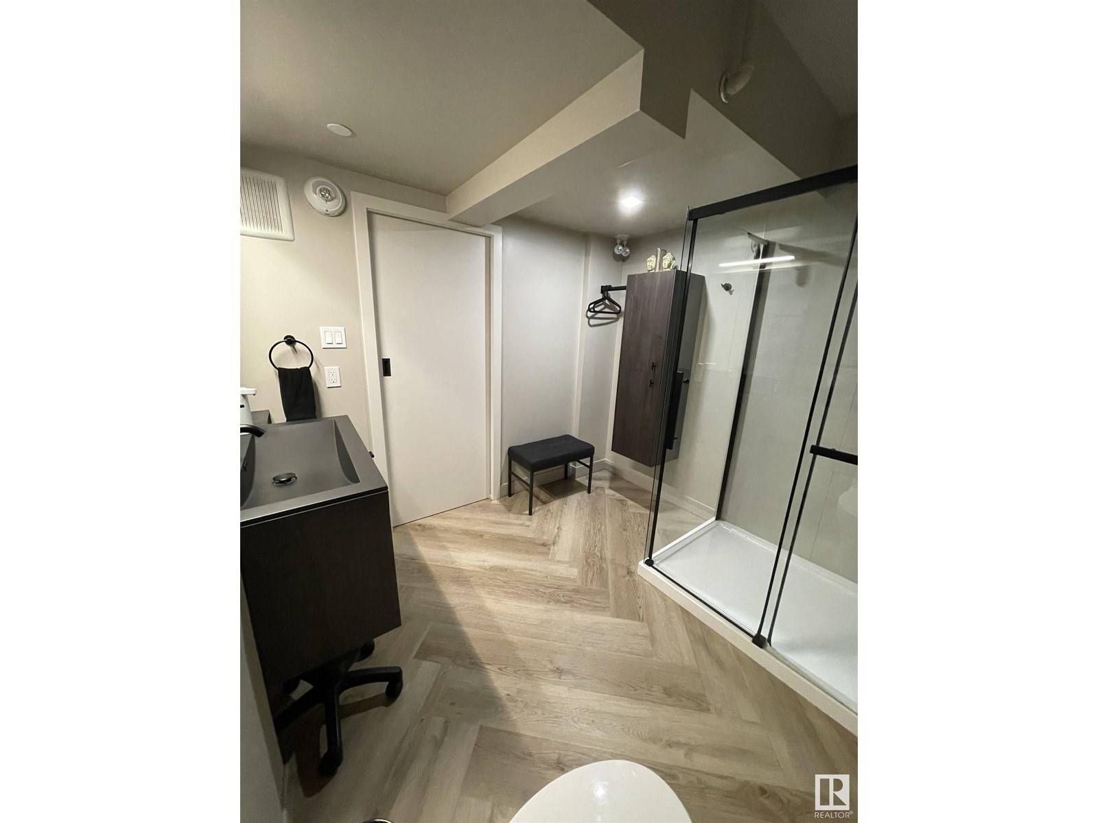 Edmonton, AB T5J0J4,0 N/A NW