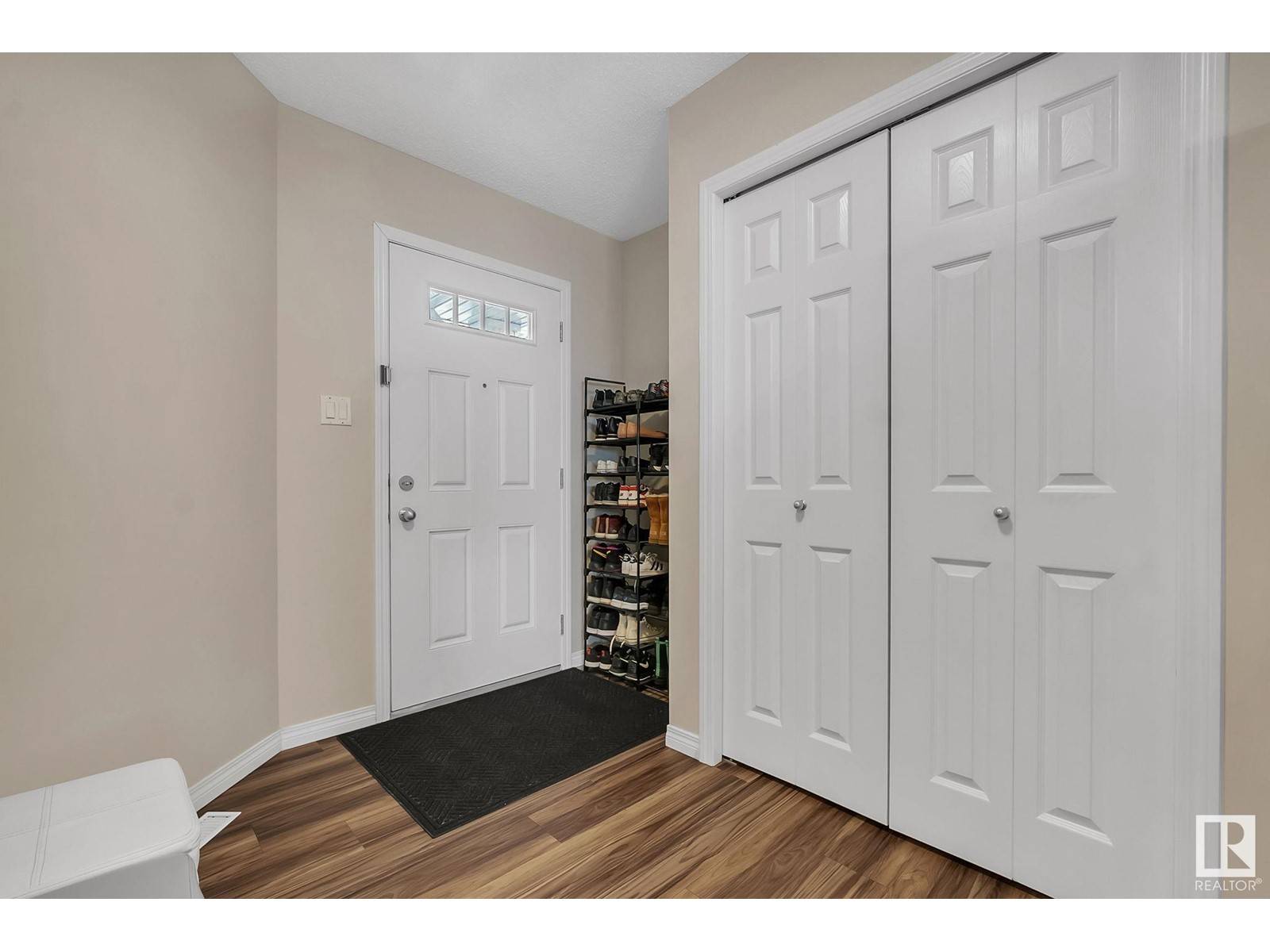 Edmonton, AB T6W3V8,1761 DUMONT CR SW