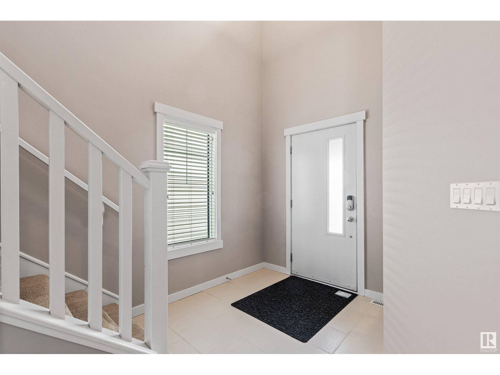 Edmonton, AB T6W1Y7,3952 CLAXTON LO SW