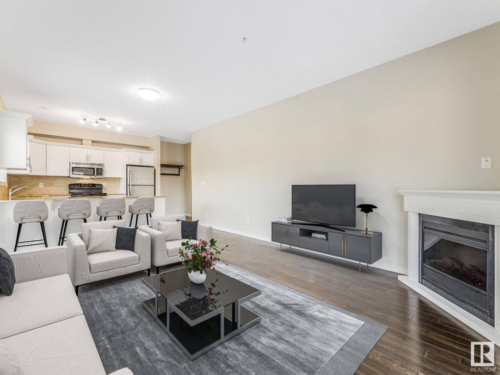Edmonton, AB T6E1N1,#304 10524 77 AV NW