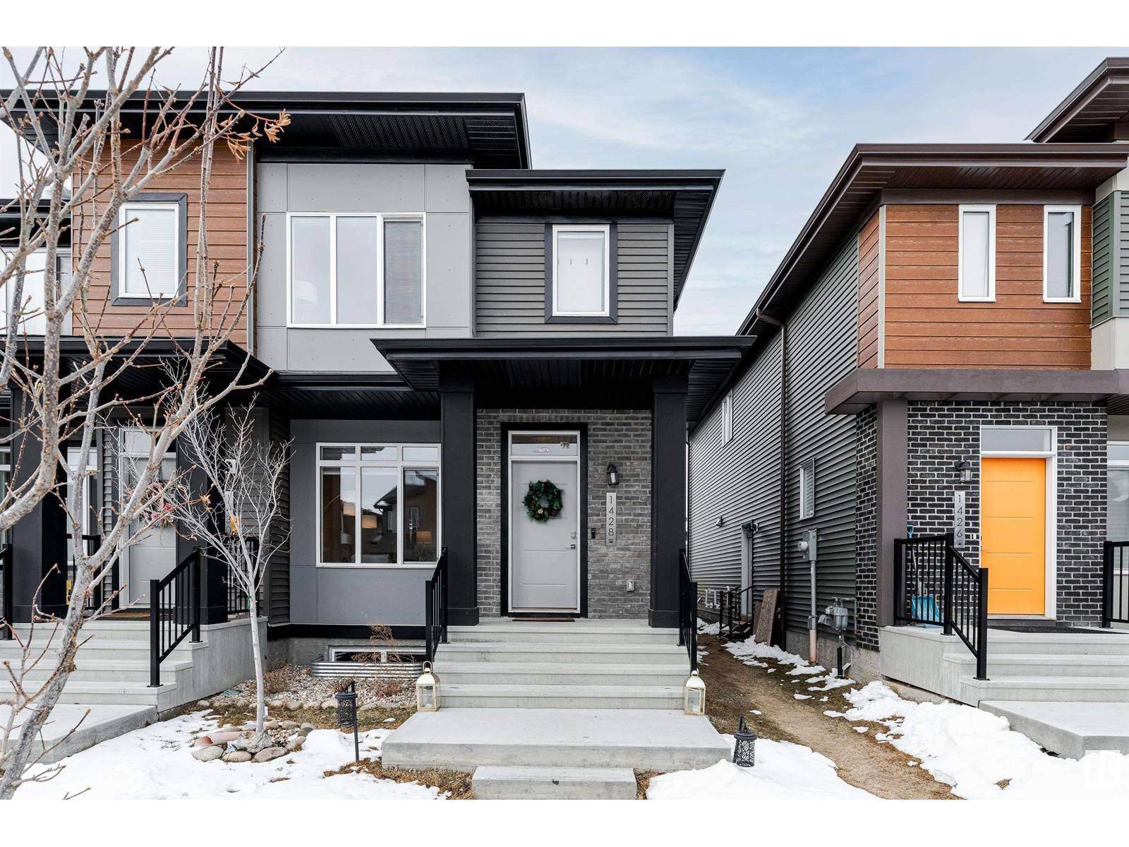 Edmonton, AB T6W4T9,1428 KESWICK DR SW