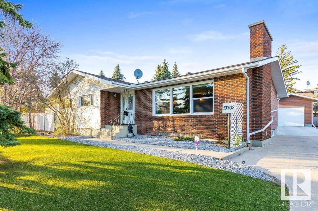 Edmonton, AB T5R5R6,13708 BUENA VISTA RD NW