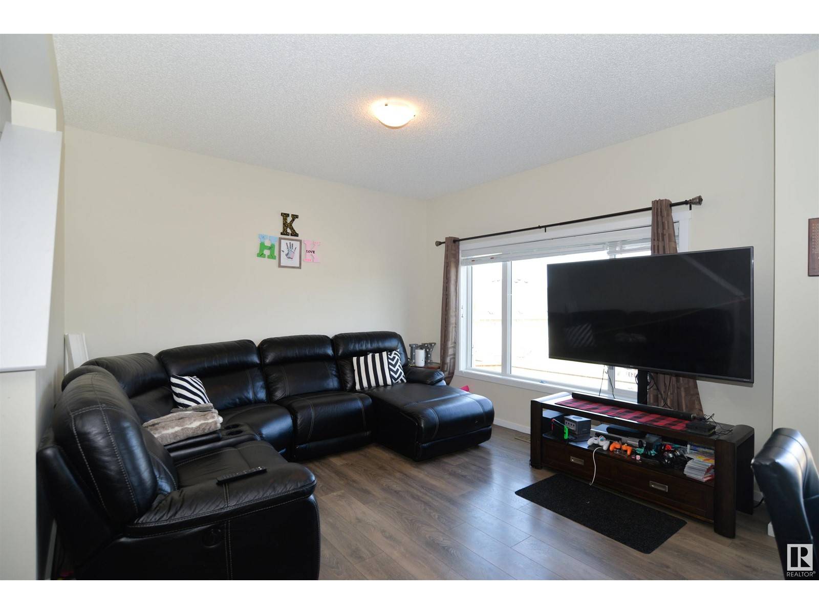 Sherwood Park, AB T8H0Z3,47 AVEBURY CO