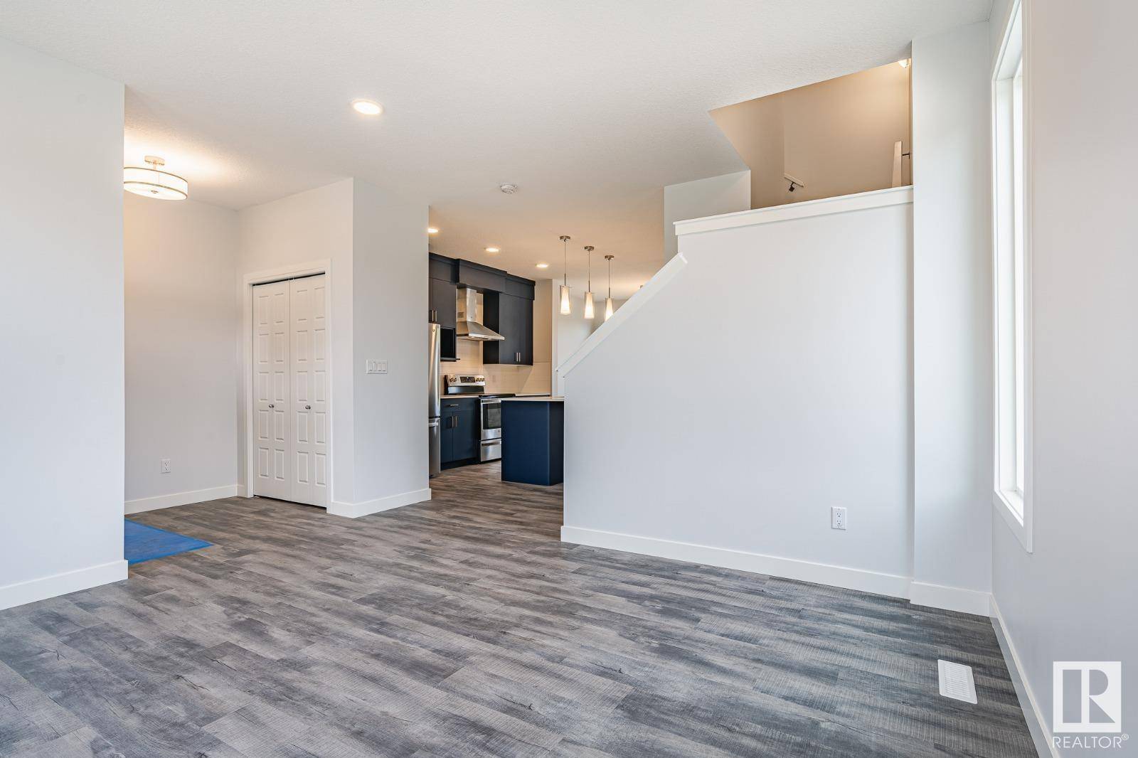 Edmonton, AB T6X2Y8,4047 Hawthorn LI SW