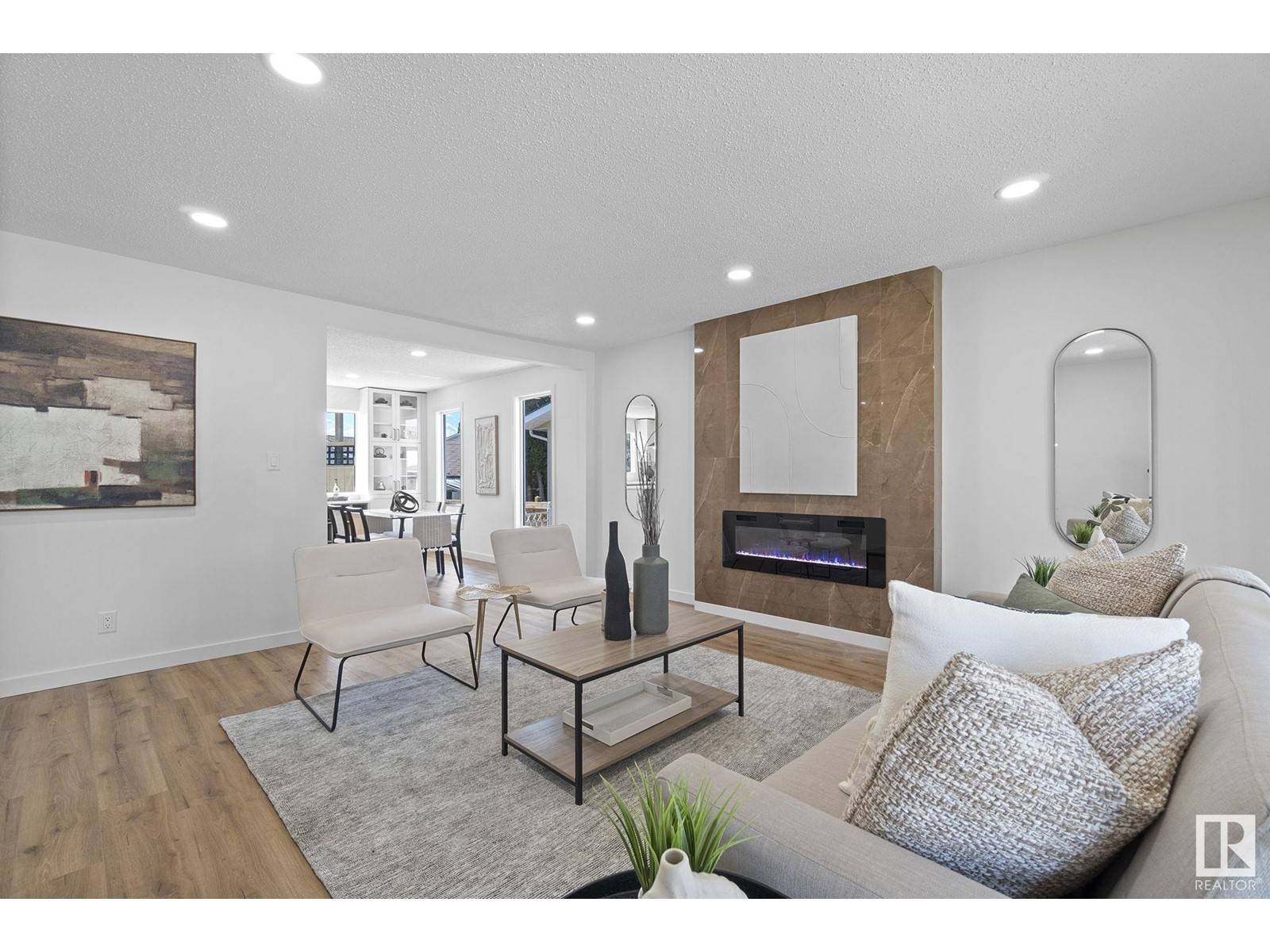 Edmonton, AB T6J2R3,10911 43 AV NW