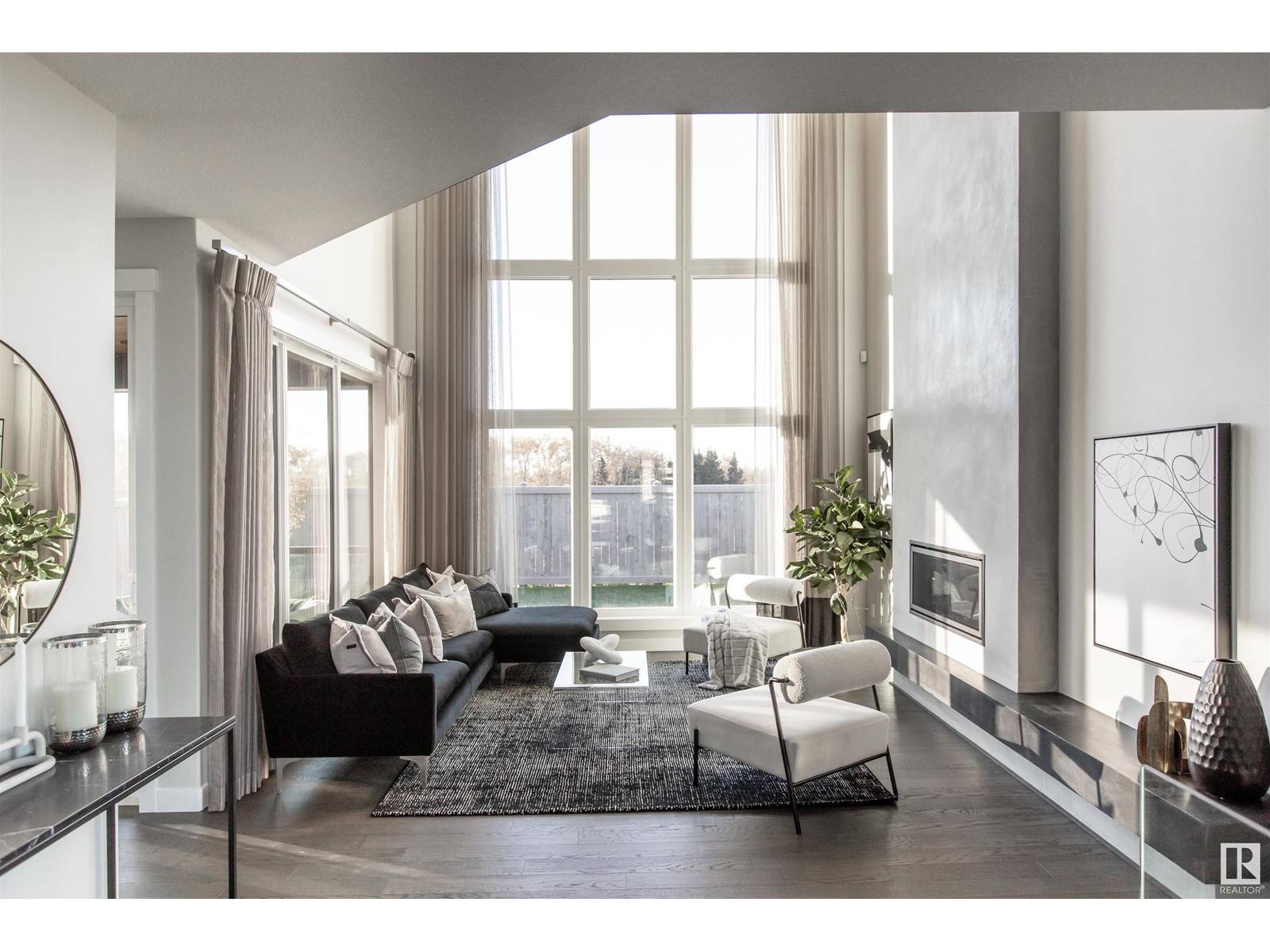 Edmonton, AB T6W4X3,15807 30 AV SW SW