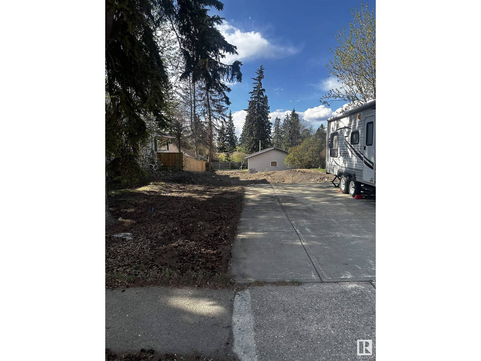 St. Albert, AB T8N0C4,17 BELMONT DR
