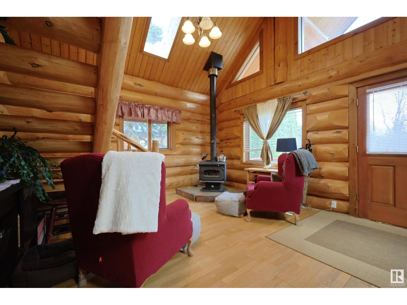 Rural Lac Ste. Anne County, AB T0E0L0,1134 11 ST