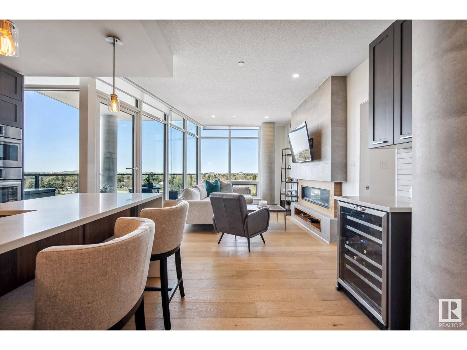 Edmonton, AB T5N1L5,#703 14105 WEST BLOCK DR NW