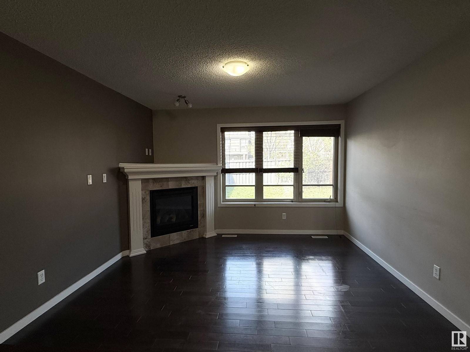 Edmonton, AB T6W0L2,2253 AUSTIN WY SW