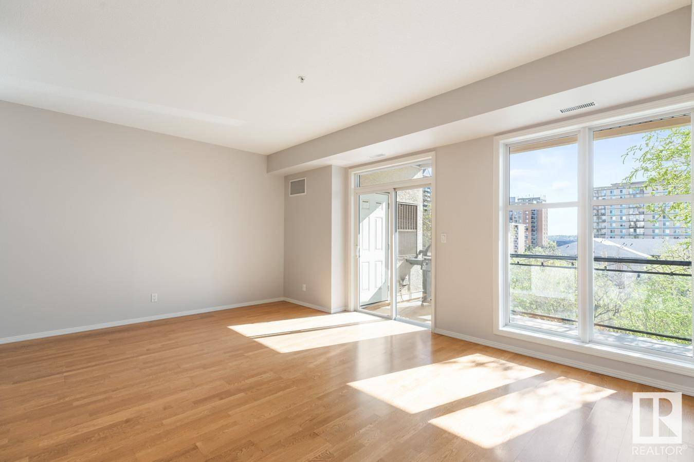 Edmonton, AB T5K0B2,#304 10503 98 AV NW