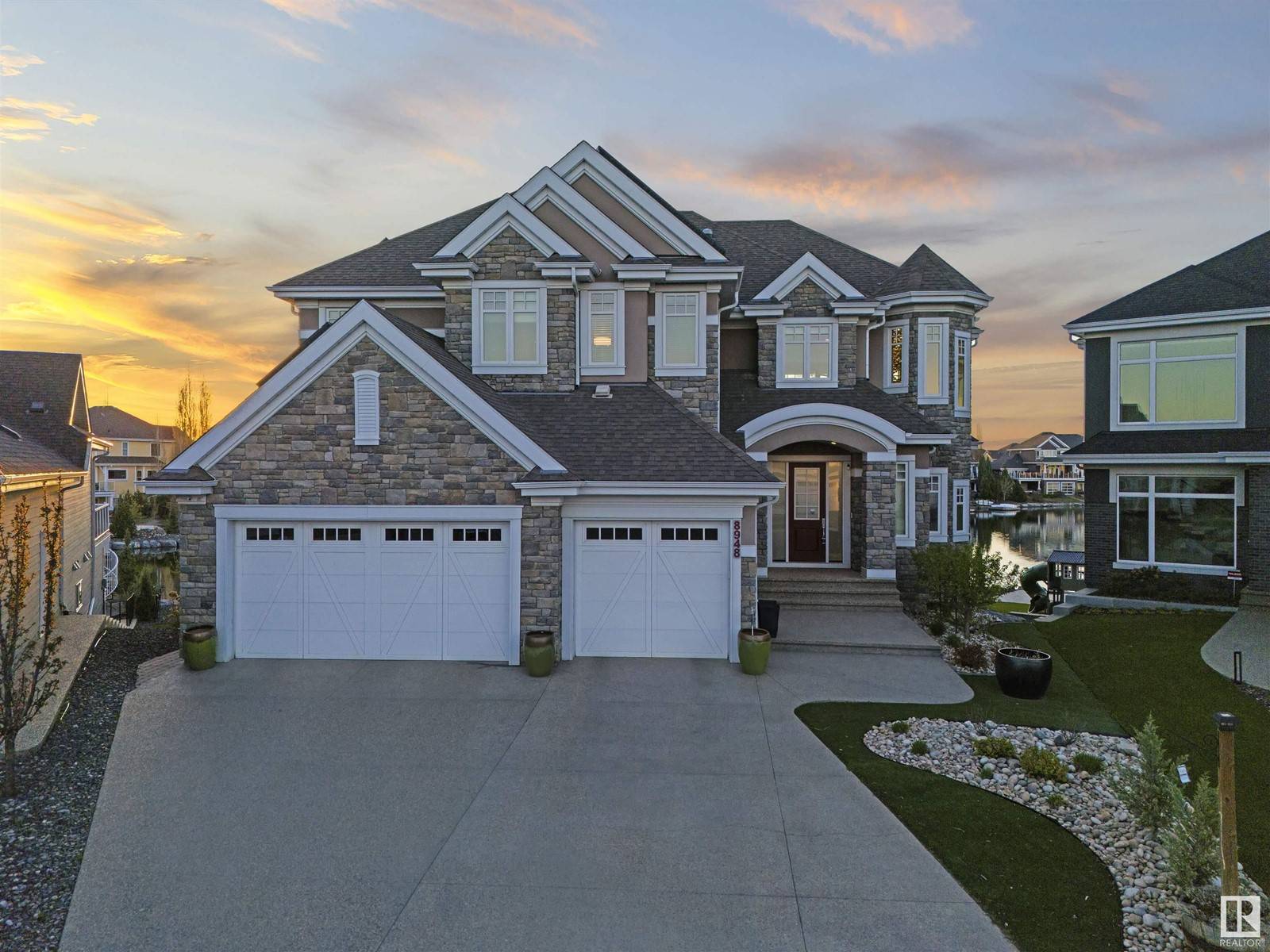 Edmonton, AB T6X2C5,8948 20 AV SW