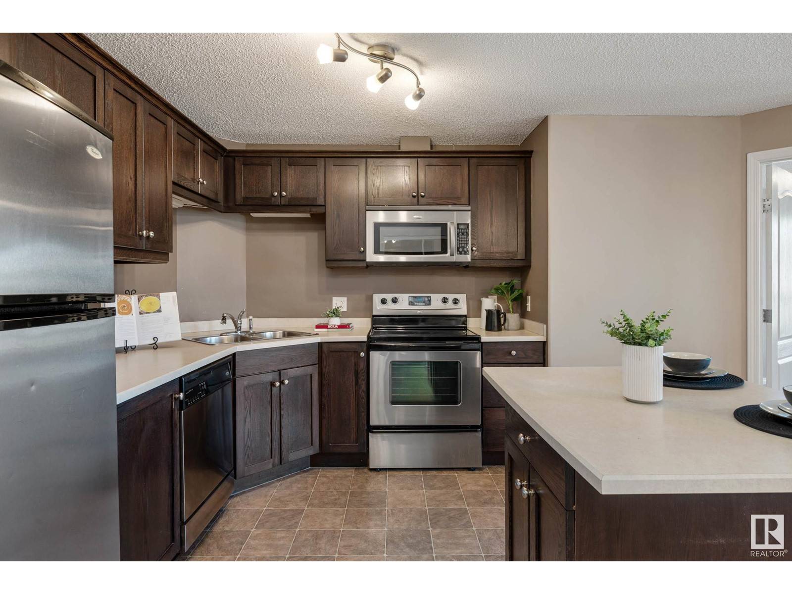 Edmonton, AB T6R0L8,#6325 7331 SOUTH TERWILLEGAR DR NW
