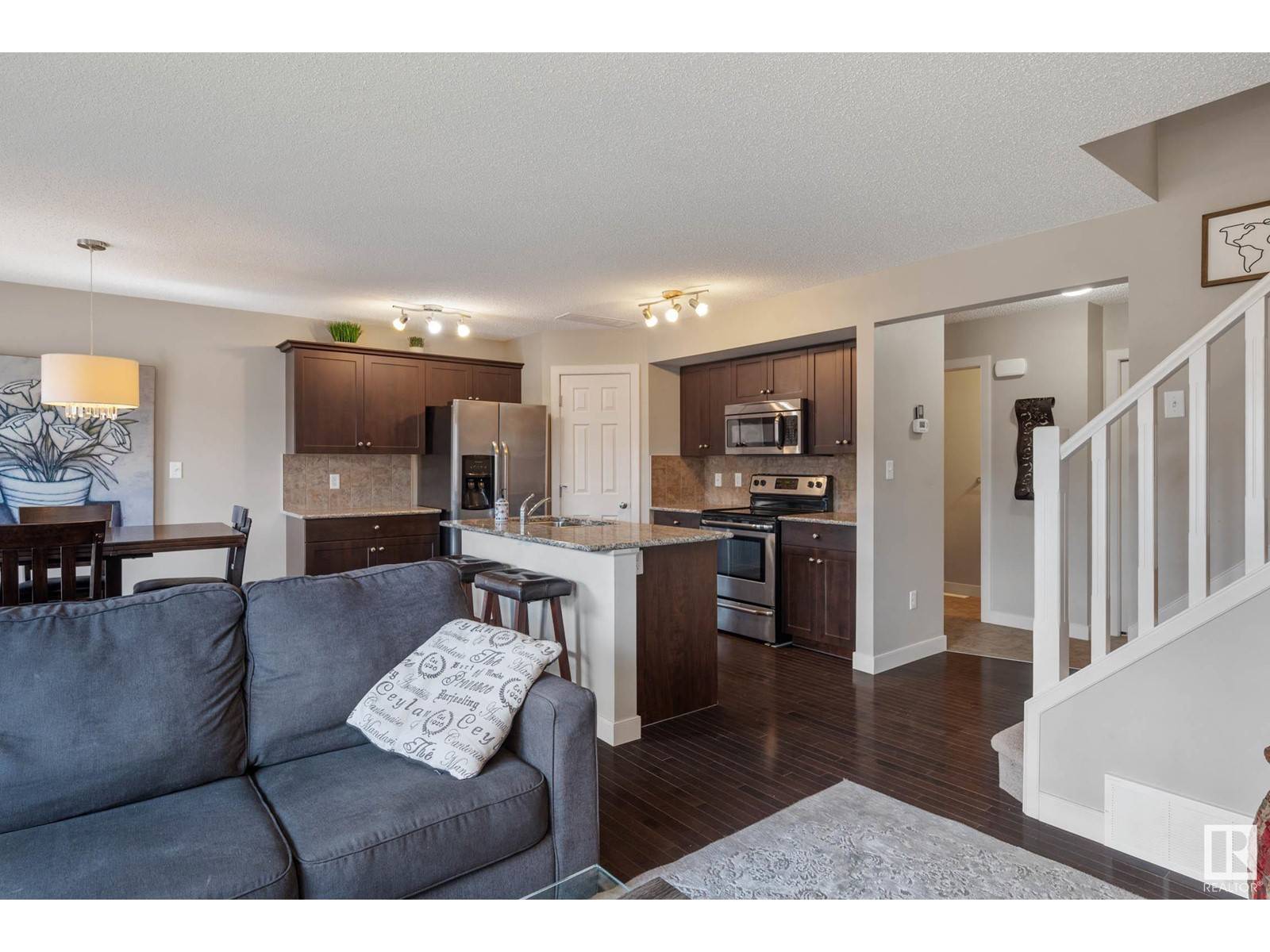 Sherwood Park, AB T8H0J6,6053 SUNBROOK LD
