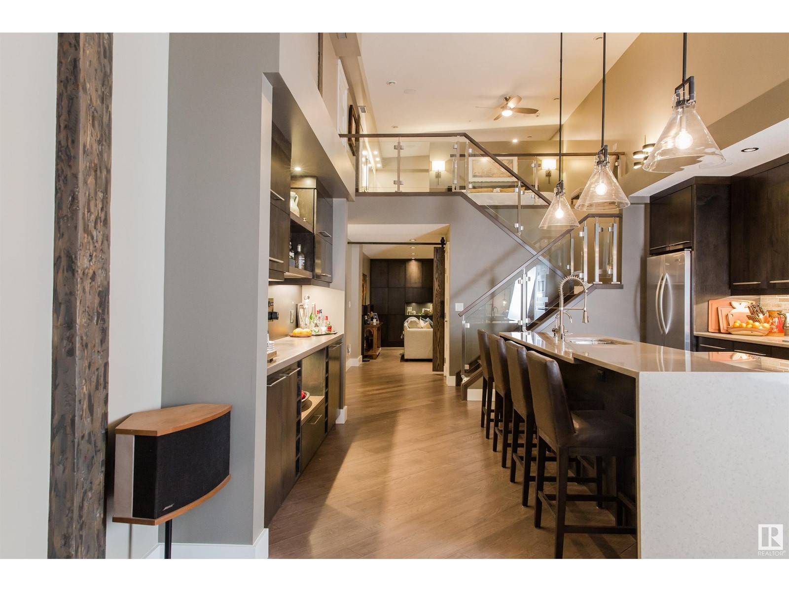 Edmonton, AB T5J0X7,#401 10154 103 ST NW