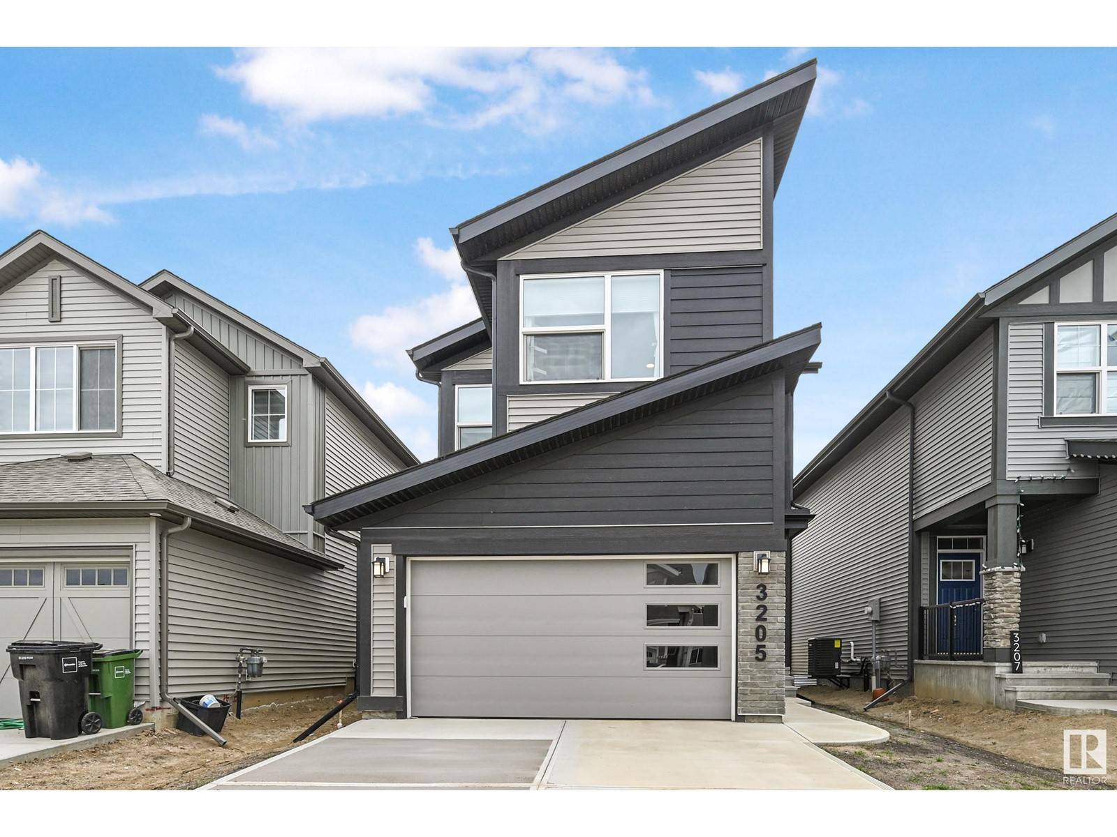 Edmonton, AB T6W1A7,3205 DIXON WY SW SW