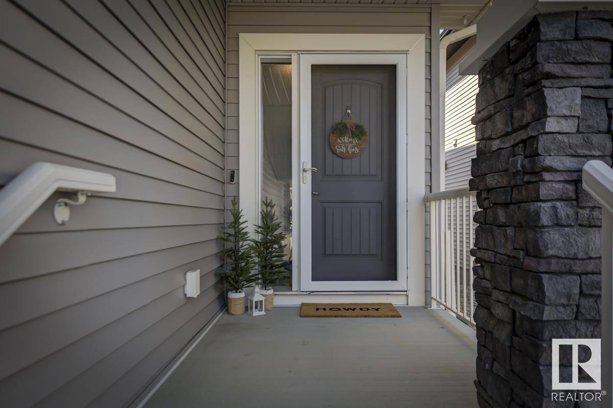 Edmonton, AB T6W4S2,15659 16 AV SW