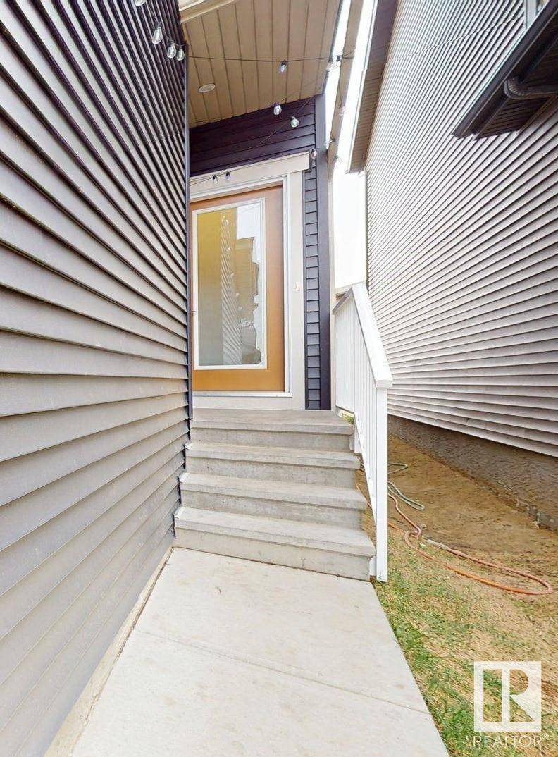 Edmonton, AB T6X3A6,1143 PLUM LN SW