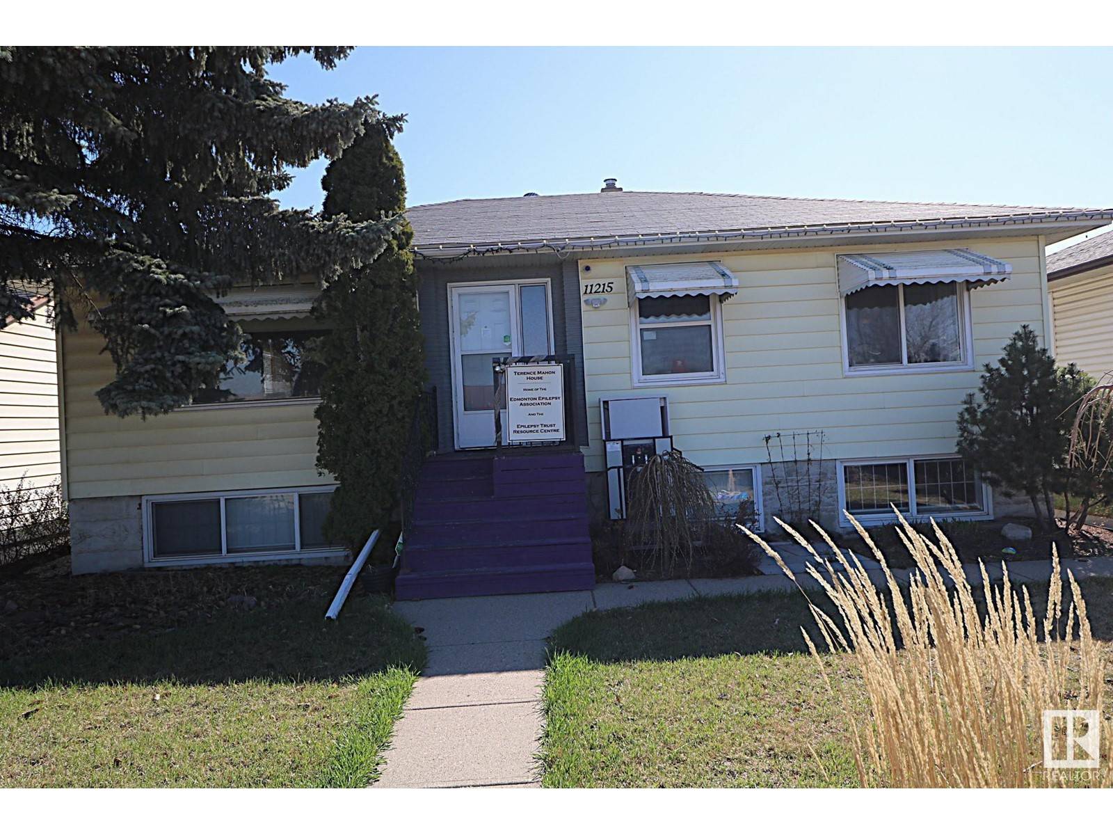 Edmonton, AB T5M3K2,11215 GROAT RD NW