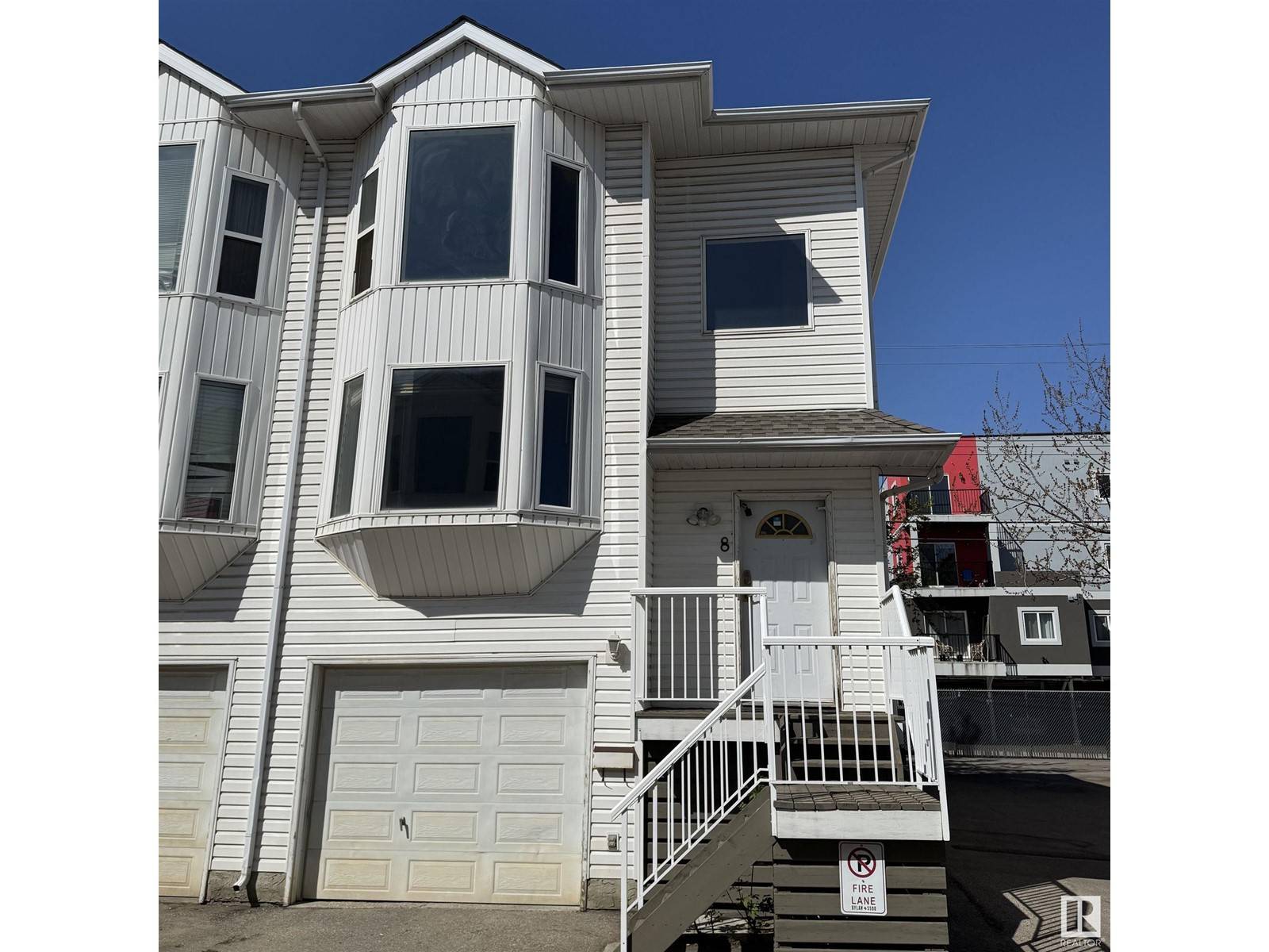 Edmonton, AB T5G1Y2,#8 11718 97 ST NW
