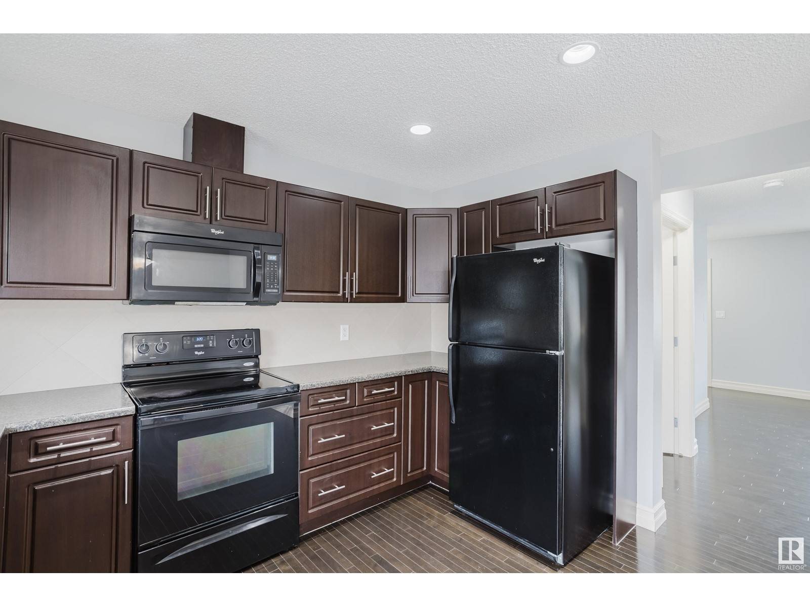 Sherwood Park, AB T8H0T3,#107 219 CHARLOTTE WY
