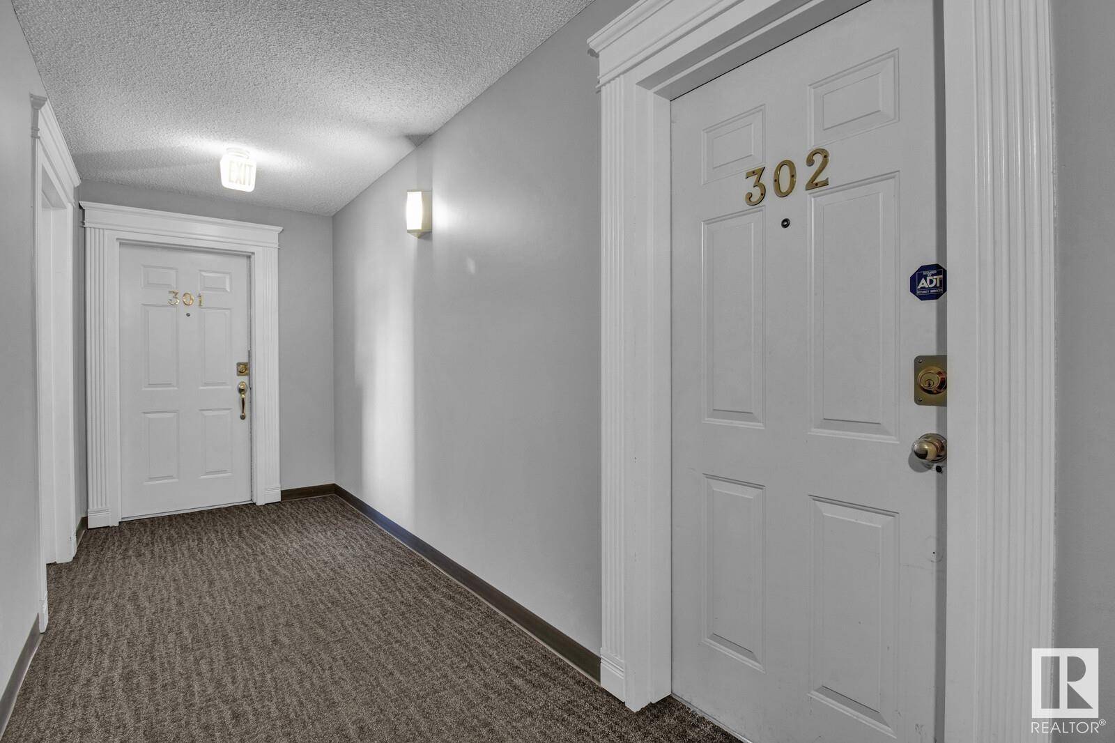 Edmonton, AB T5K1P6,#302, 10320 113 ST NW