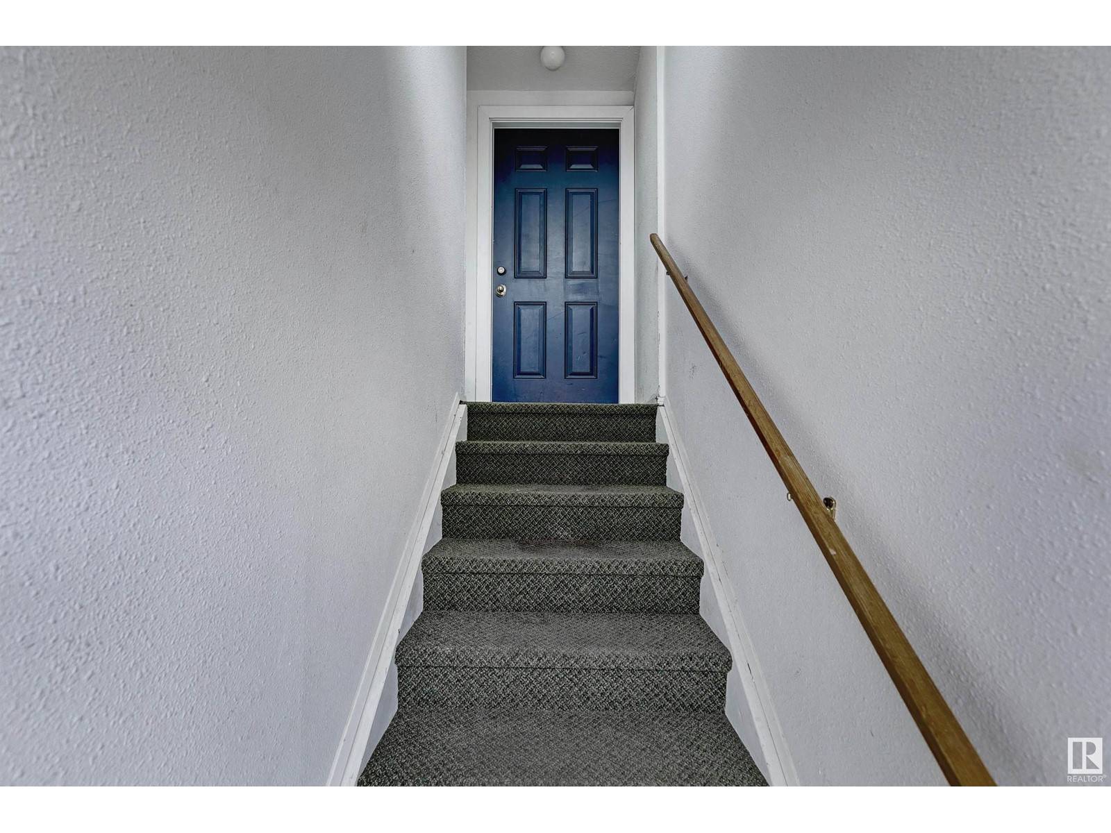 Edmonton, AB T6J4J7,#323 10404 24 AV NW