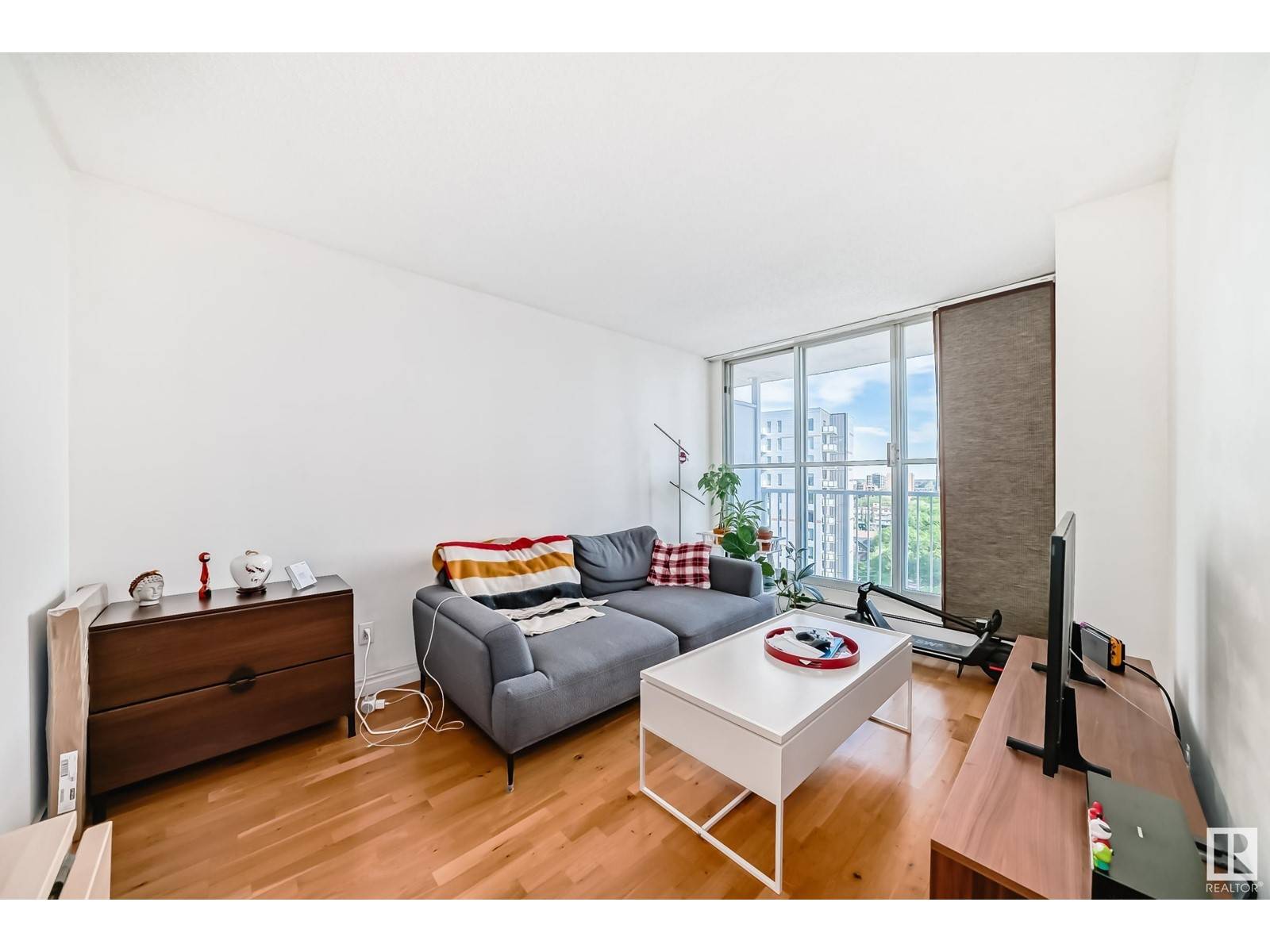 Edmonton, AB T5N3X8,#1203 12141 JASPER AV NW