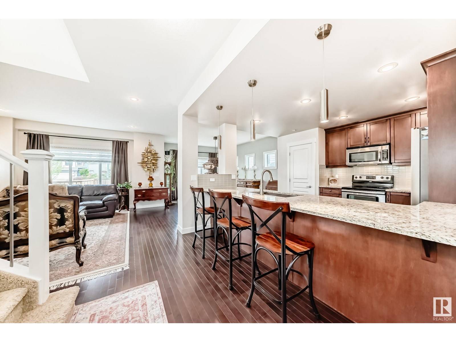 Edmonton, AB T5T4A9,22030 95A AV NW NW