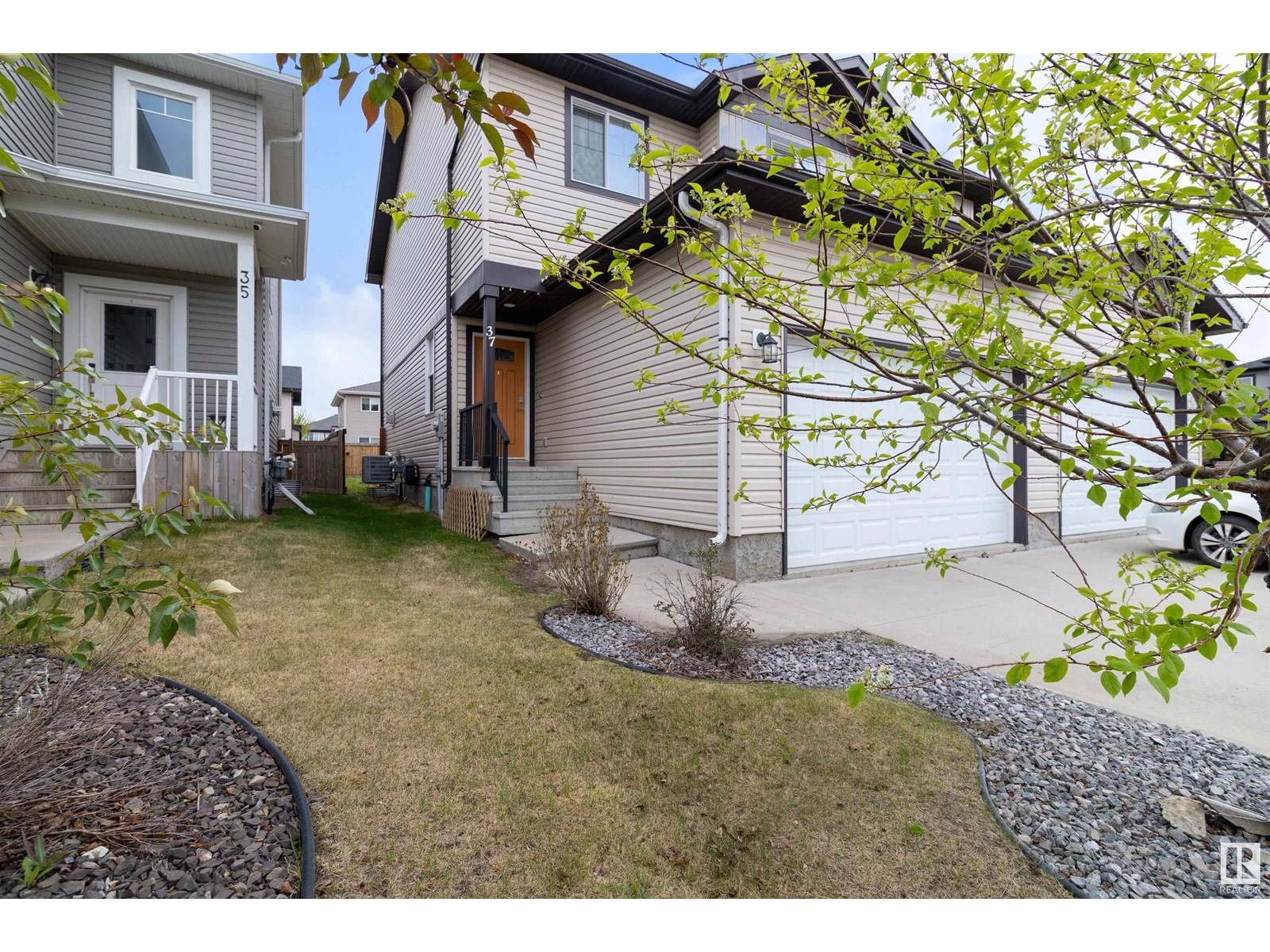 Fort Saskatchewan, AB T8L0M6,37 ROSEBERRY