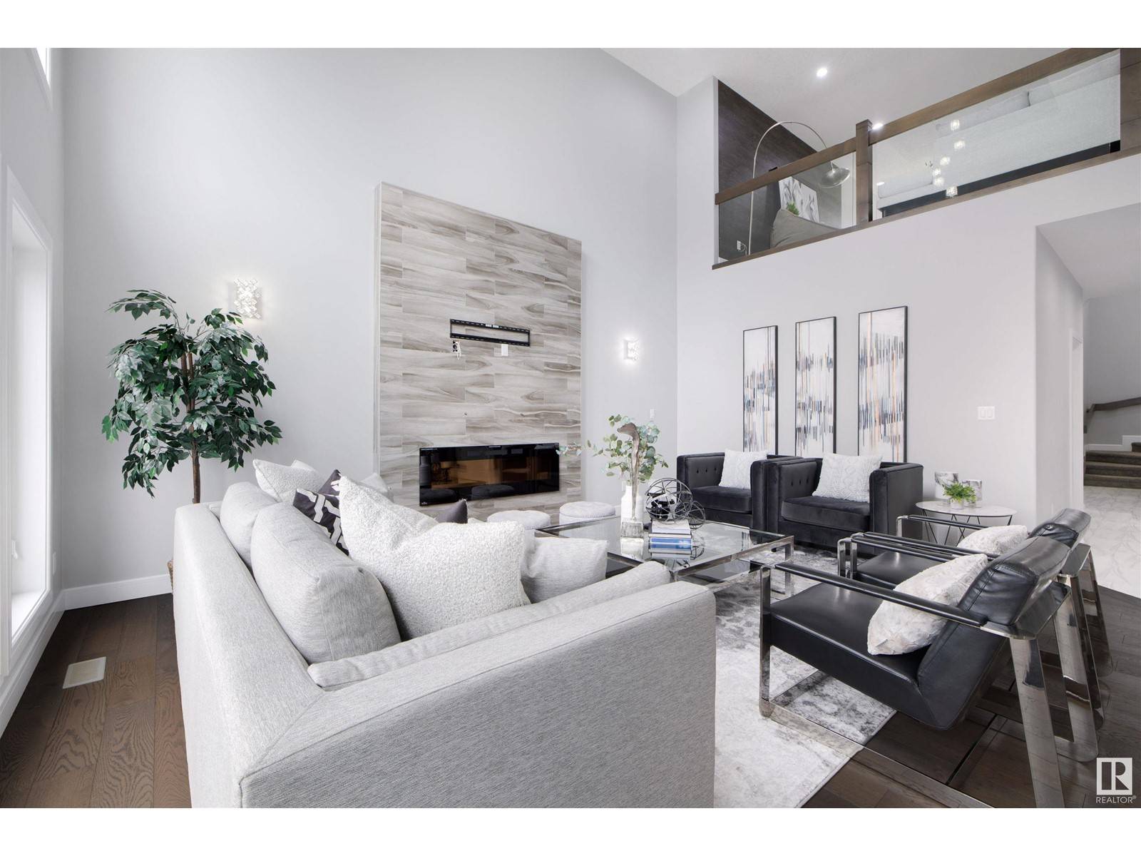 Edmonton, AB T6M0S4,3153 CAMERON HEIGHTS WY NW