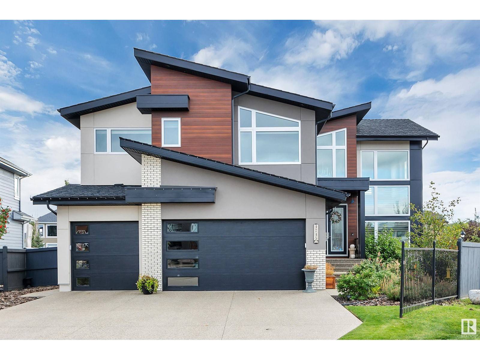 Edmonton, AB T6W2B9,4745 WOOLSEY CM NW