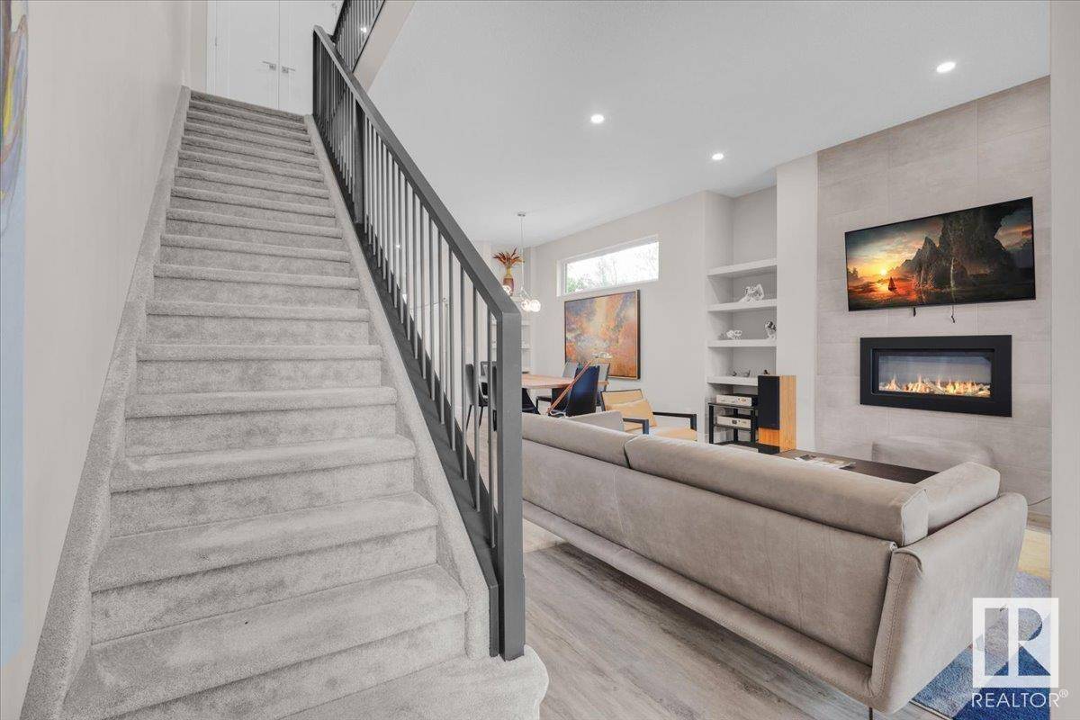 Edmonton, AB T5N3A2,10358 146 ST NW