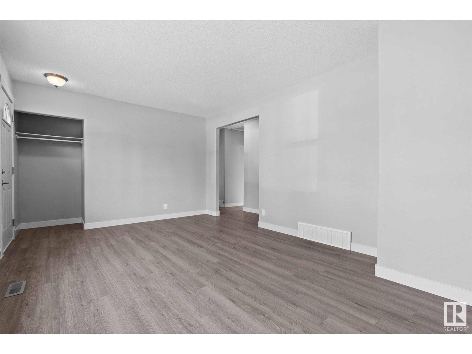 Vegreville, AB T9C1C4,5325 46 ST