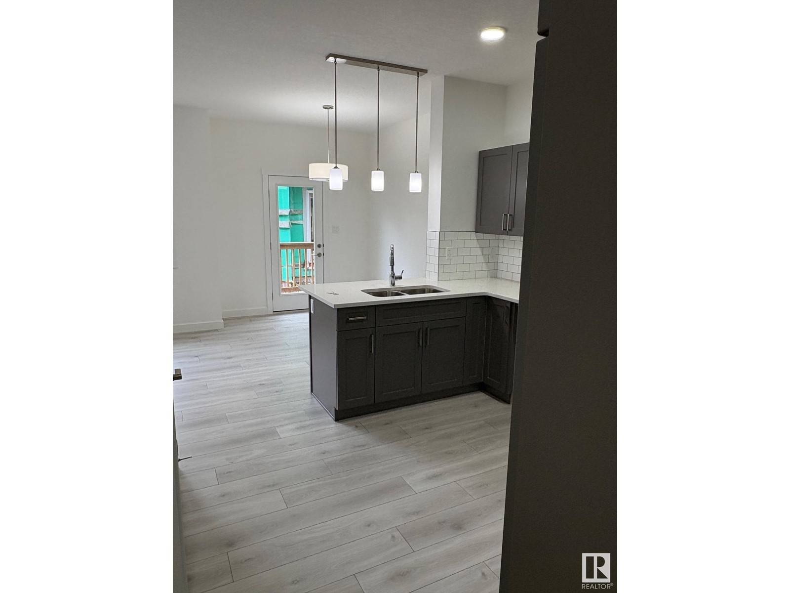 Edmonton, AB T6X3H4,27-2710 66 ST SW SW