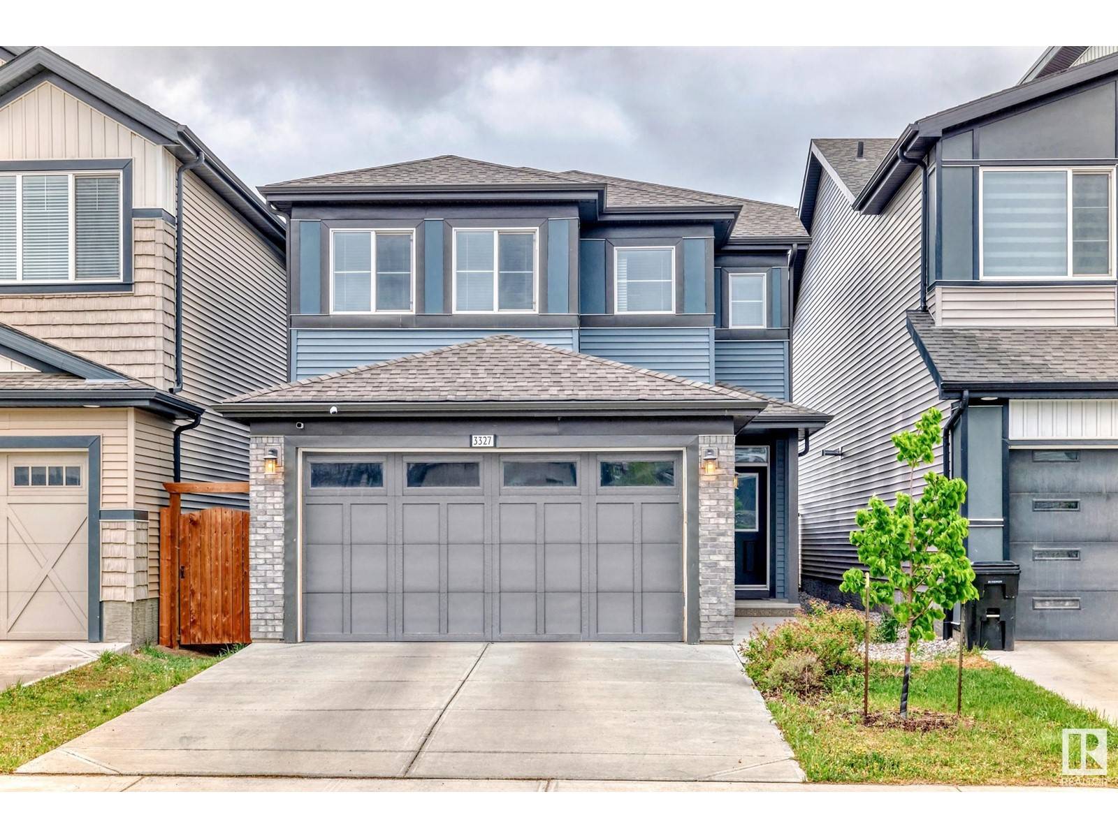 Edmonton, AB T6W4C2,3327 PARKER LO SW