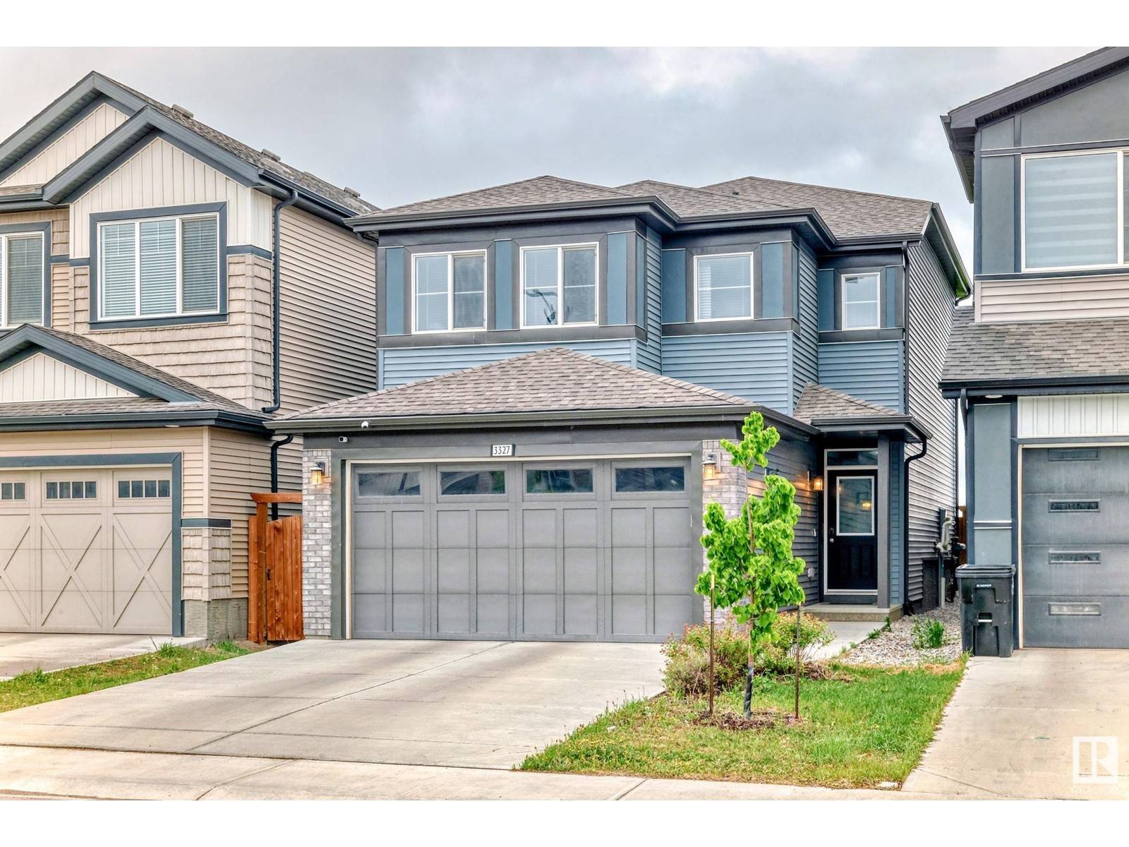 Edmonton, AB T6W4C2,3327 PARKER LO SW
