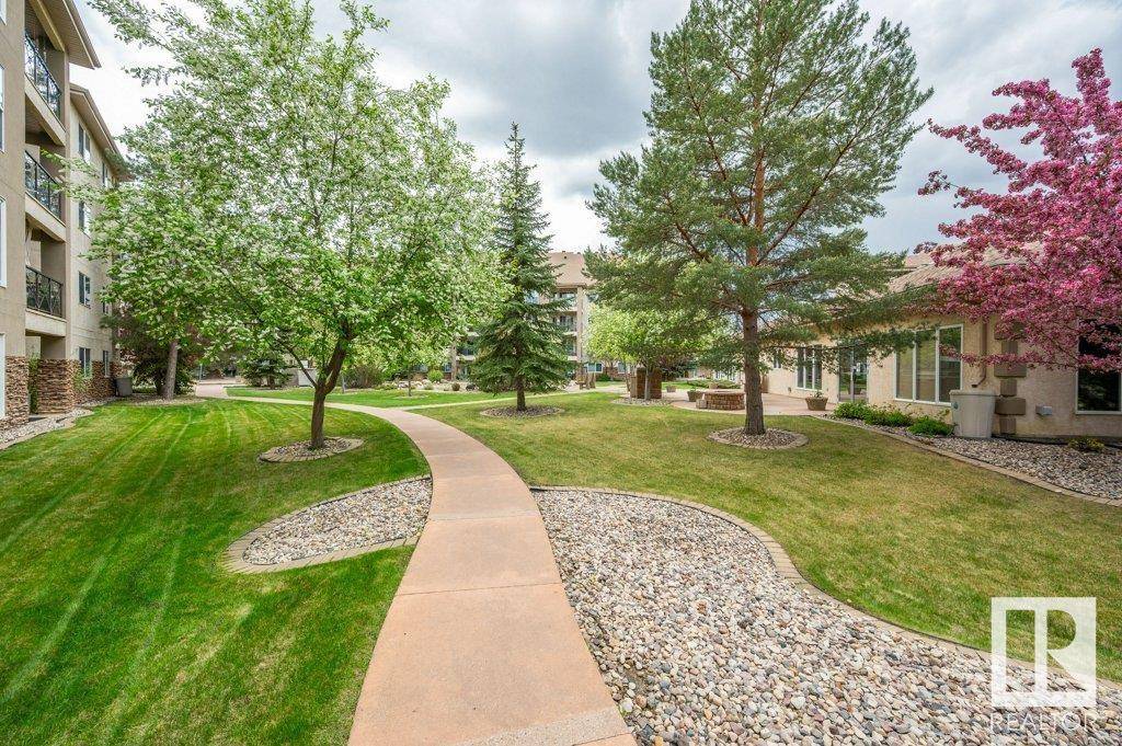 Edmonton, AB T5R5Z5,#404 8942 156 ST NW