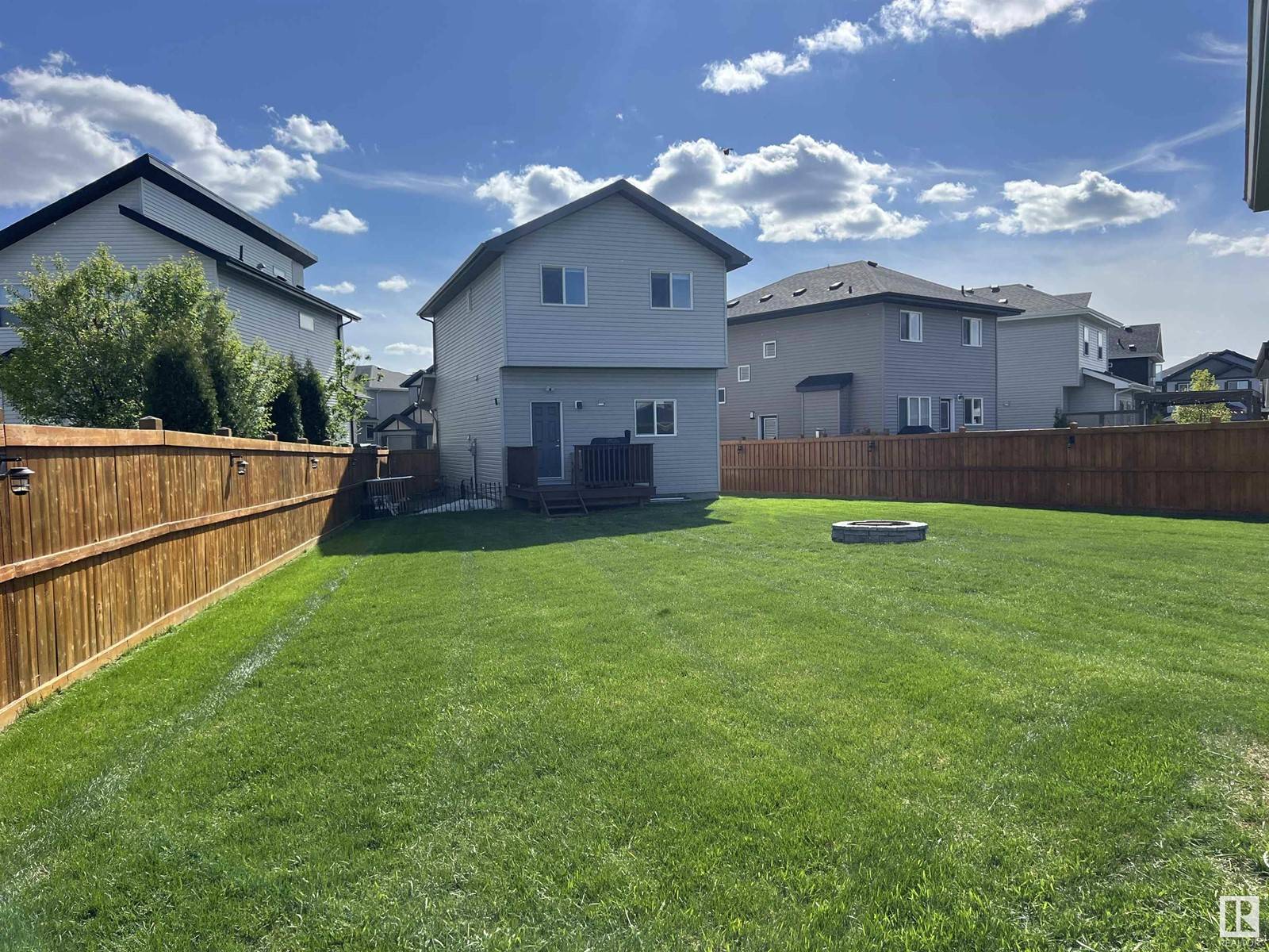 Edmonton, AB T6W2Y5,7208 CARDINAL WY SW