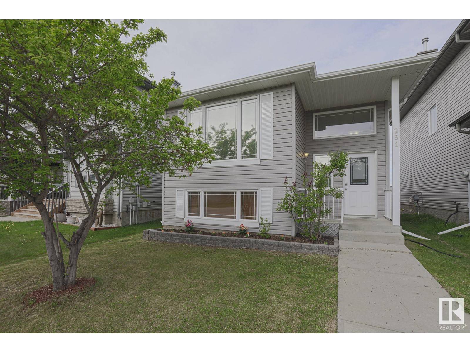 Stony Plain, AB T7X2X7,231 BROOKVIEW WY