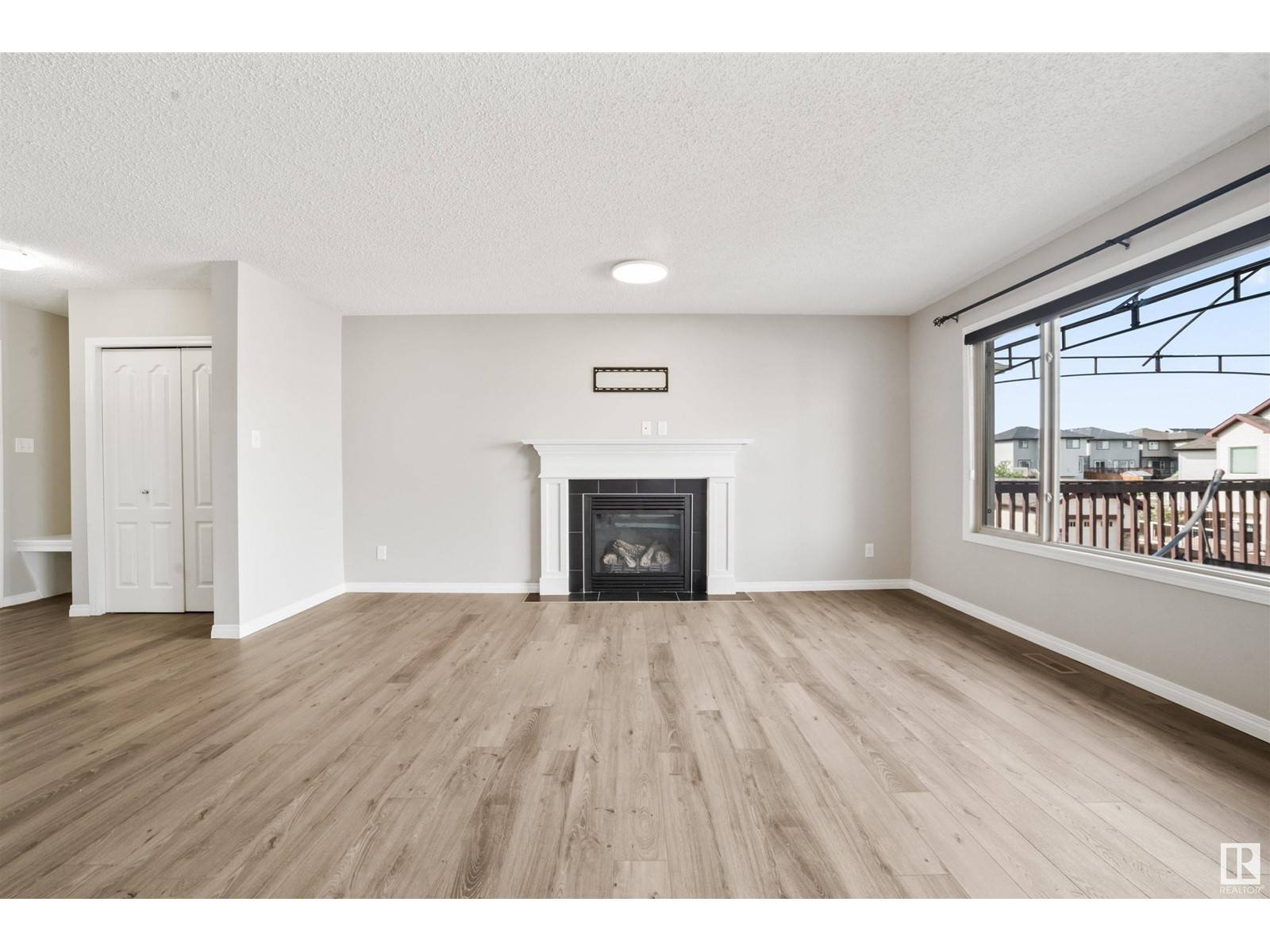 Edmonton, AB T6X1R3,1744 55 Street SW