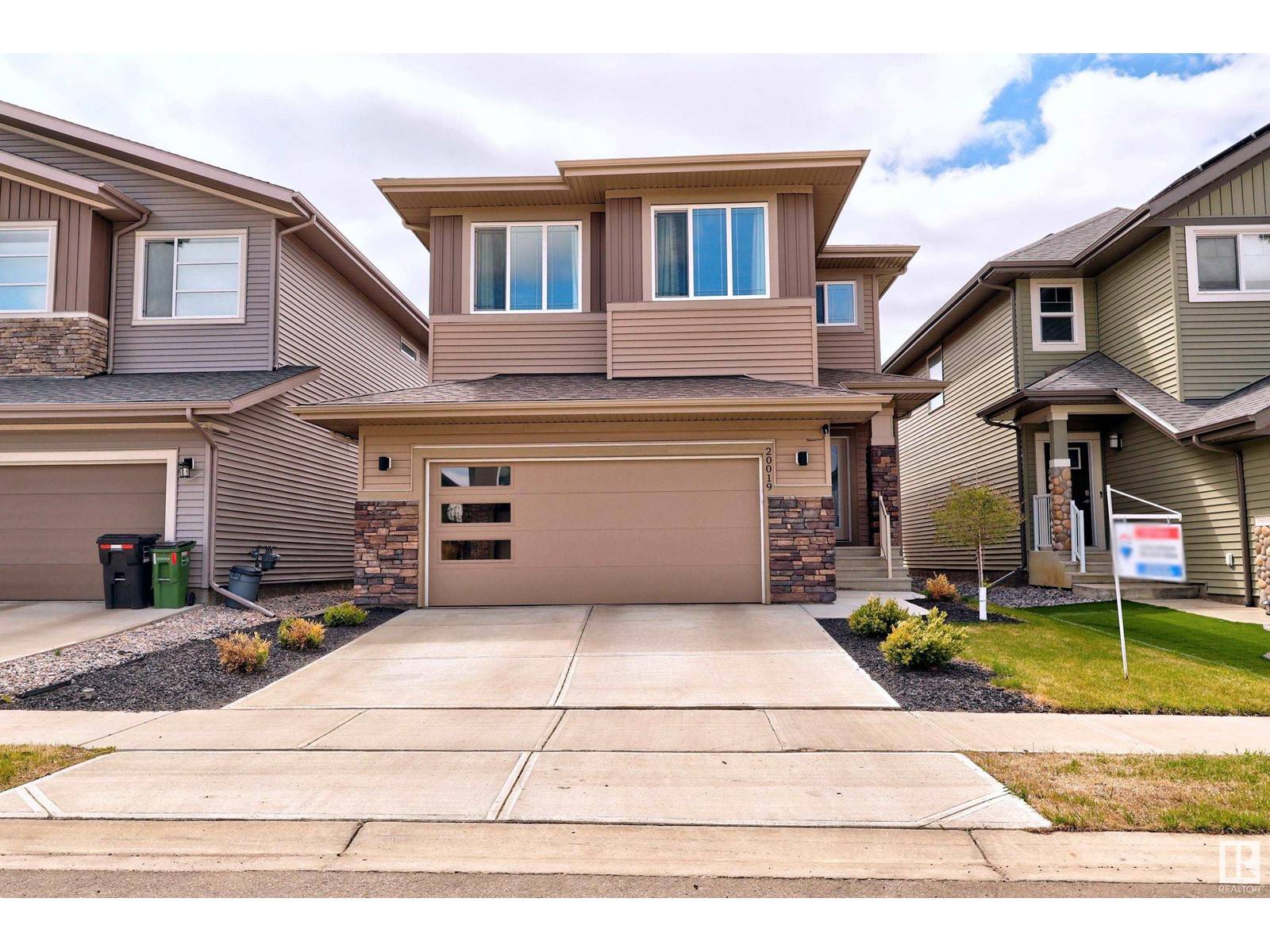 Edmonton, AB T6M0W8,20019 29 AV NW
