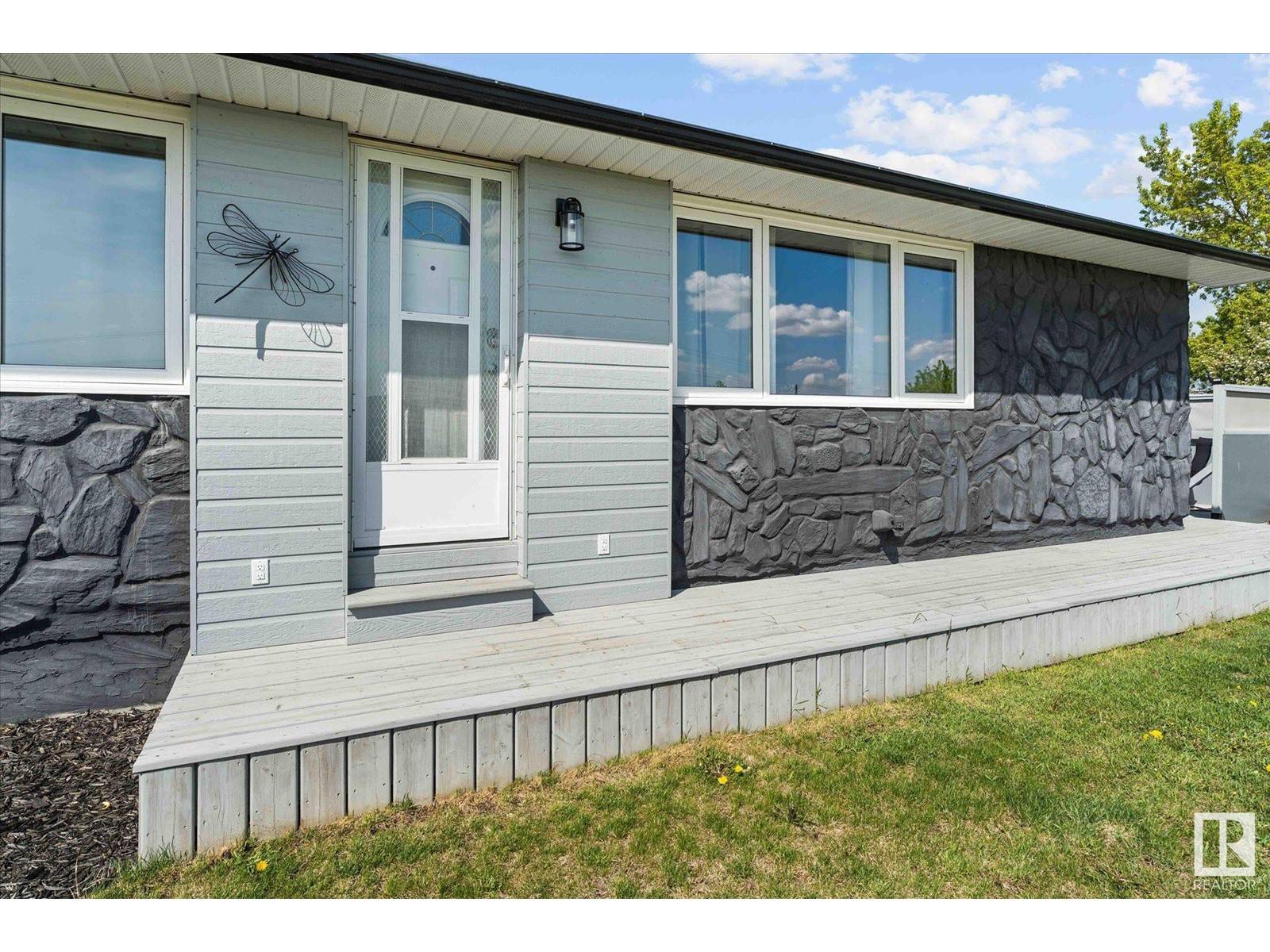 Wabamun, AB T0E0K0,5230 51 AV