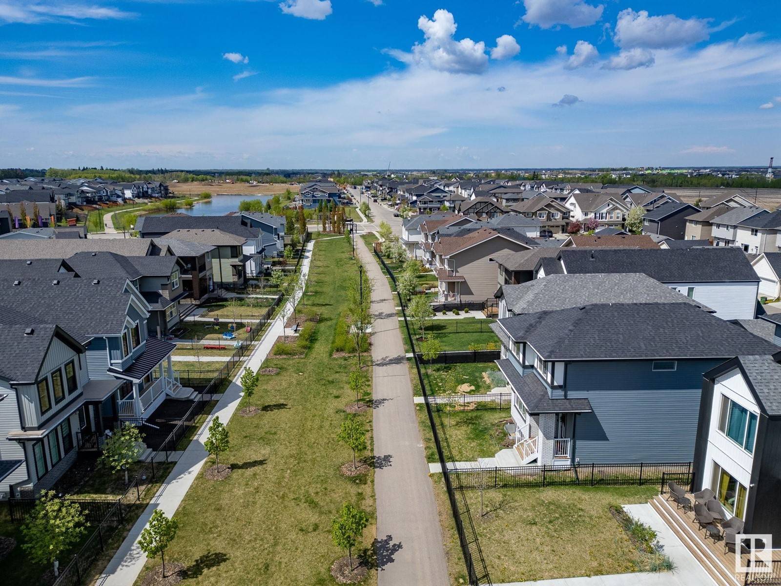 Edmonton, AB T6W0C3,3057 COUGHLAN LN SW