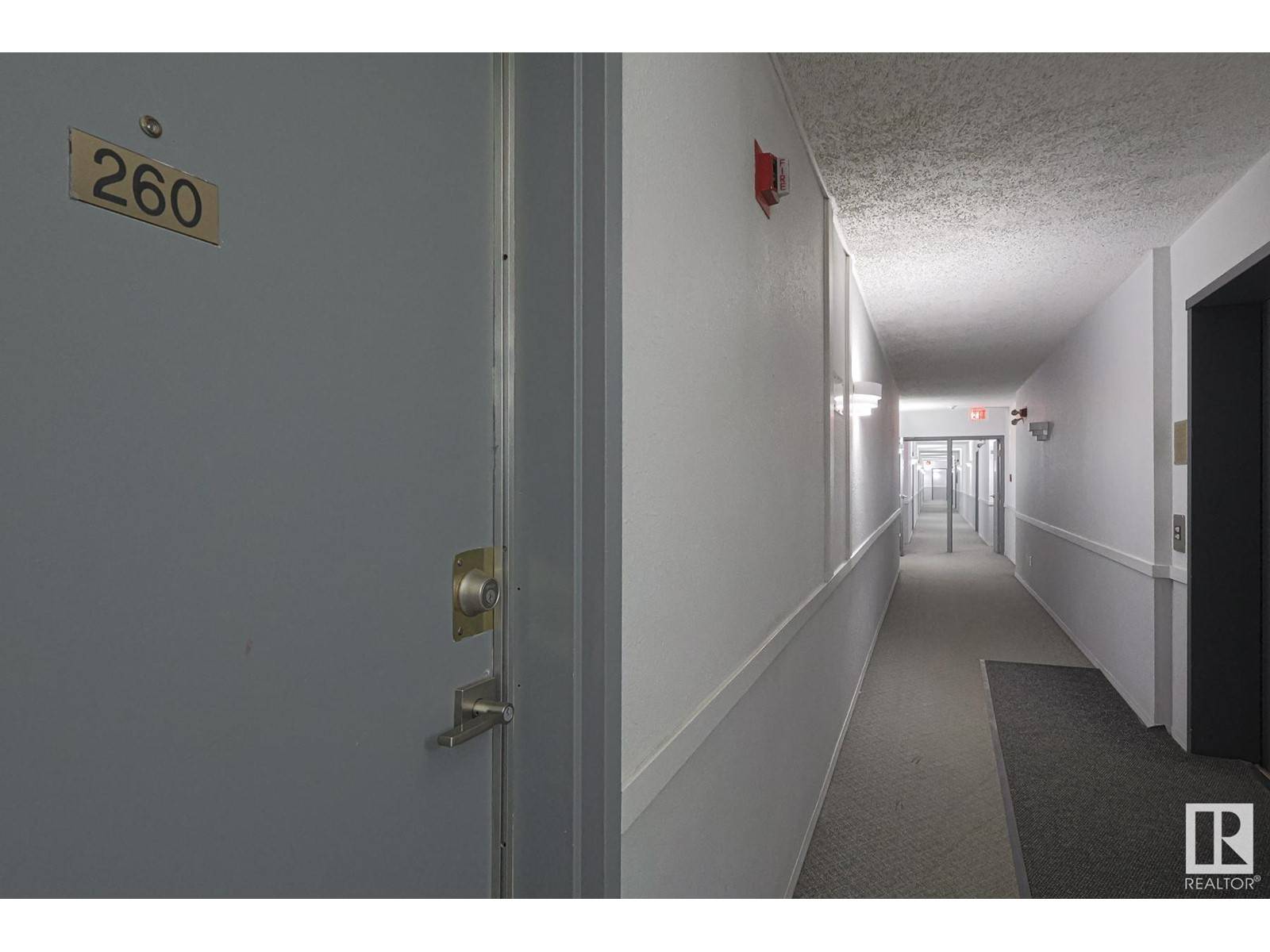 Edmonton, AB T5H4L9,#260 10520 120 ST NW