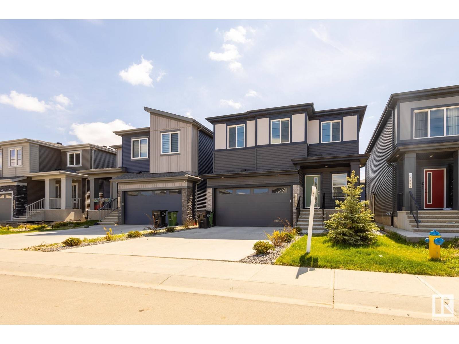 Edmonton, AB T6W4V9,5745 KOOTOOK WY SW