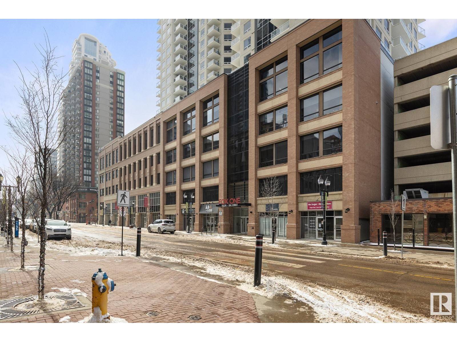 Edmonton, AB T5J1B8,#703 10226 104 ST NW